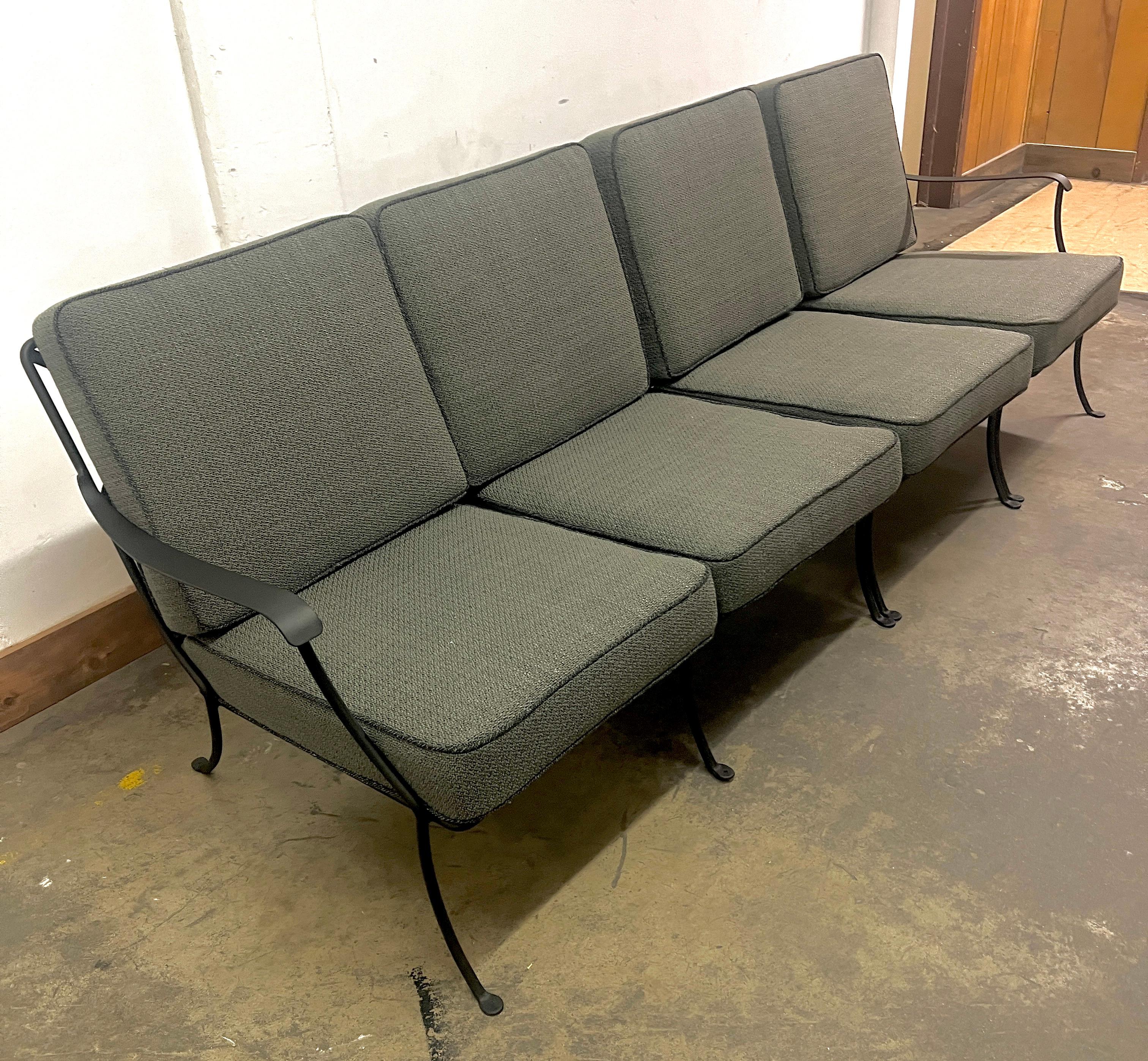 Mid-Century Modern Canapé en fer forgé avec quatre salons mobiles dans le style italien Salterini en vente