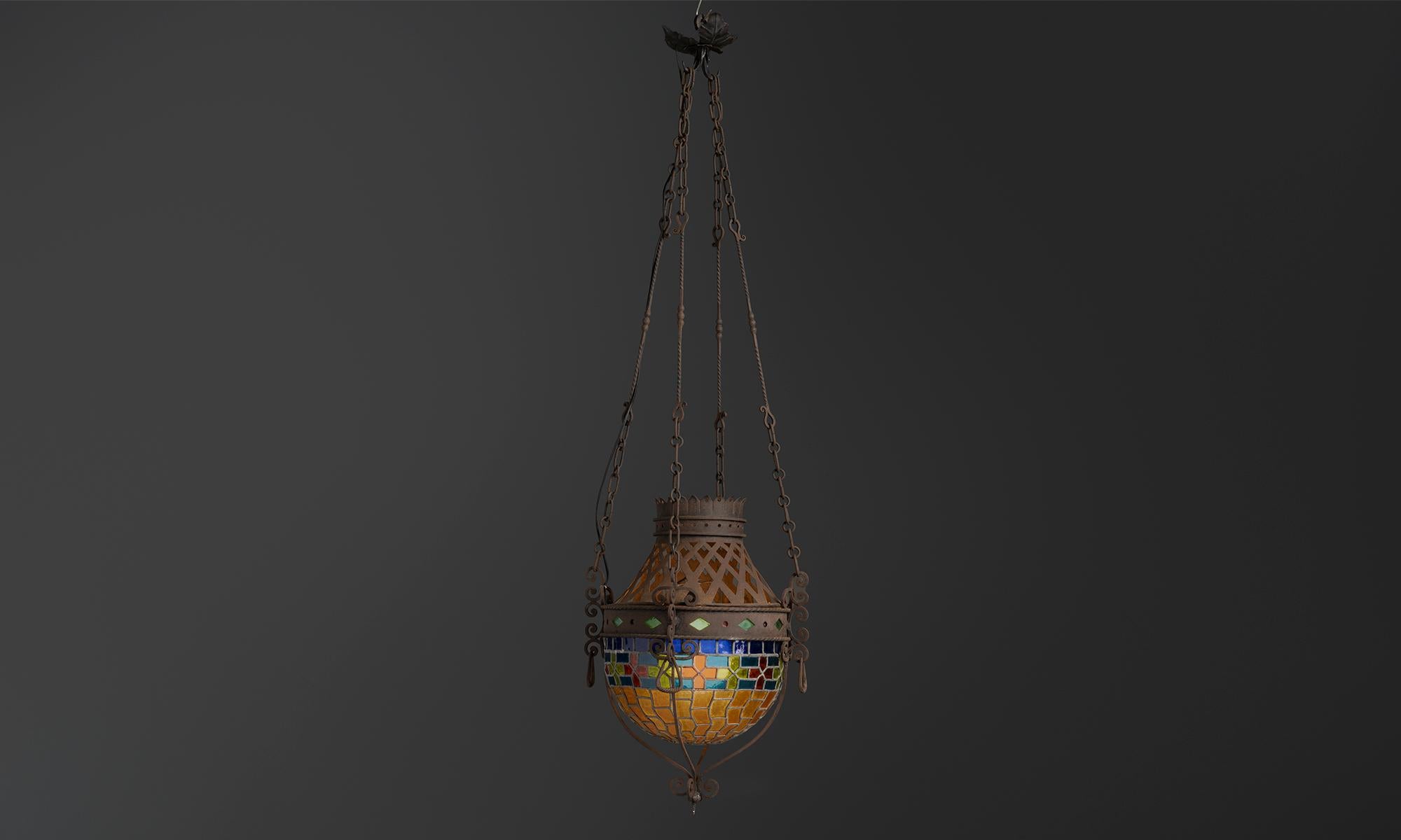 Schmiedeeisen & Stained glass Kronleuchter, Frankreich um 1900 im Angebot 1