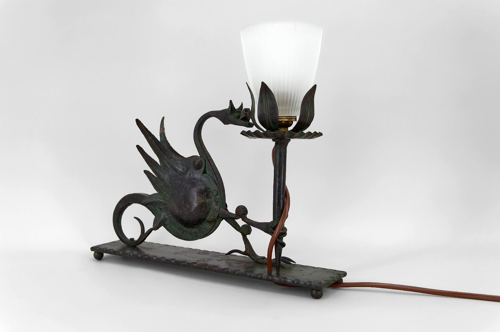 lampe dragon gothique