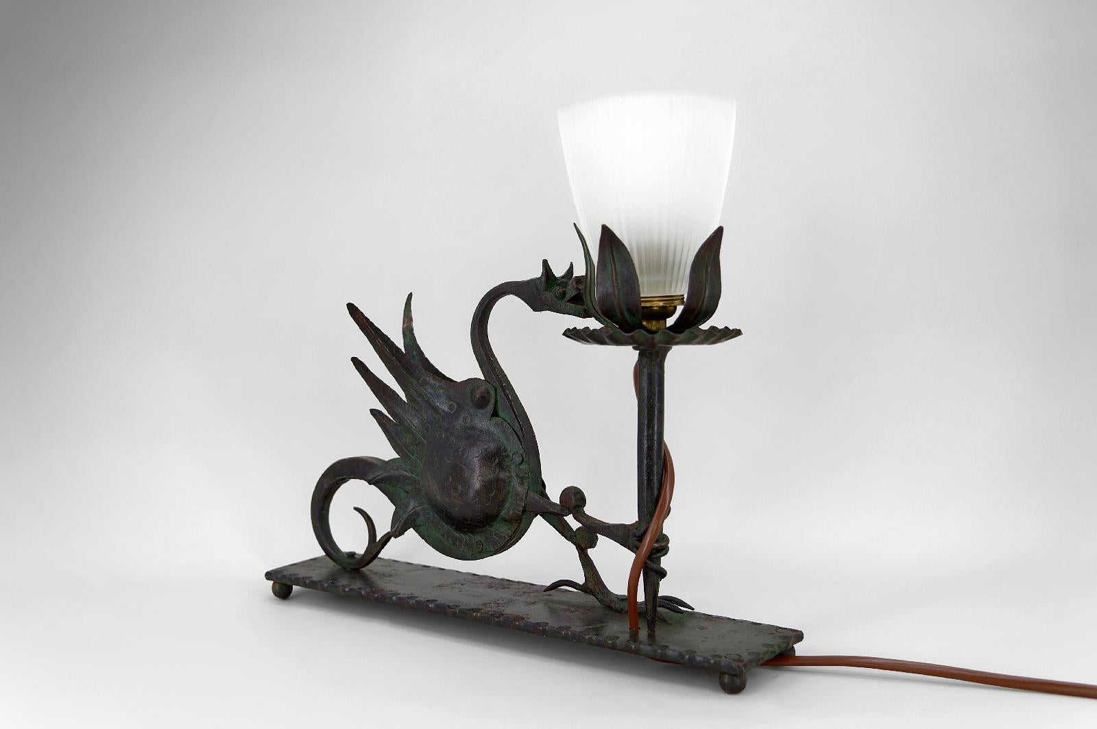 Wrought Iron Table Lamp with Dragon, Italy, circa 1900 In Good Condition For Sale In VÉZELAY, FR