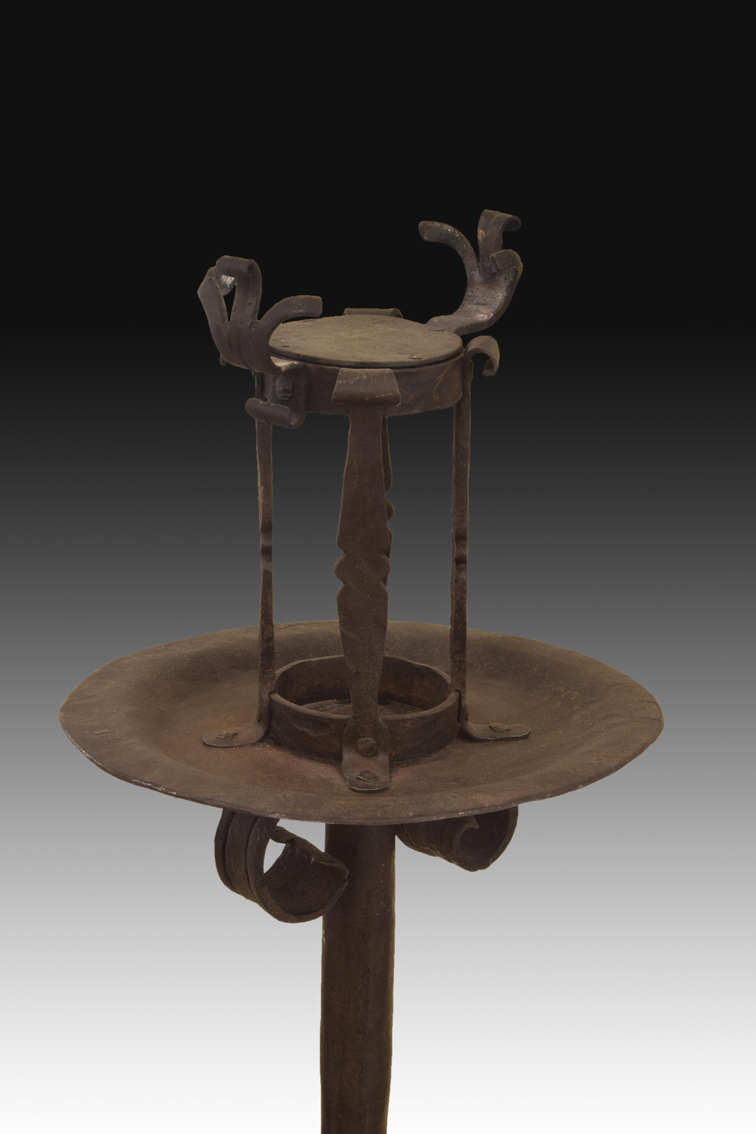 Wrought Iron Tall Candle Holder, 20th Century In Good Condition For Sale In Madrid, ES