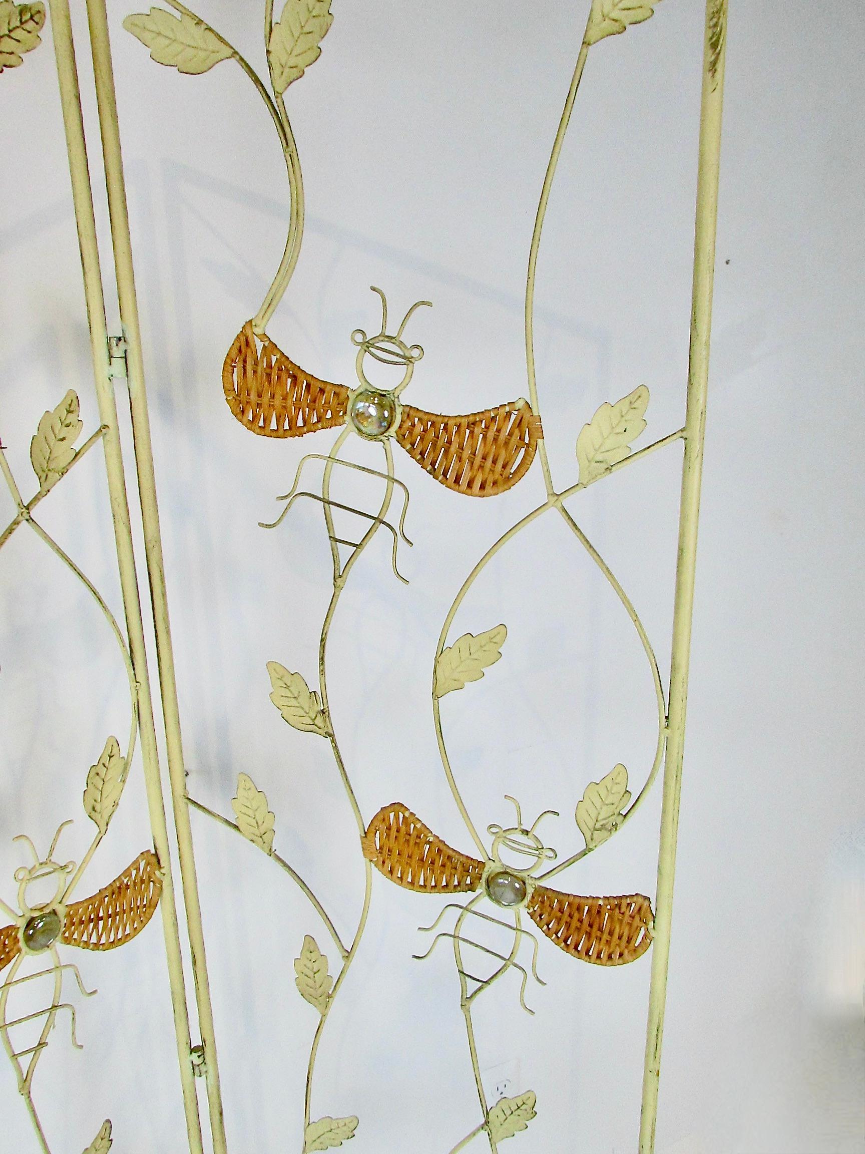 Wrought iron three panel folding screen with bumblebee insect decoration For Sale 2