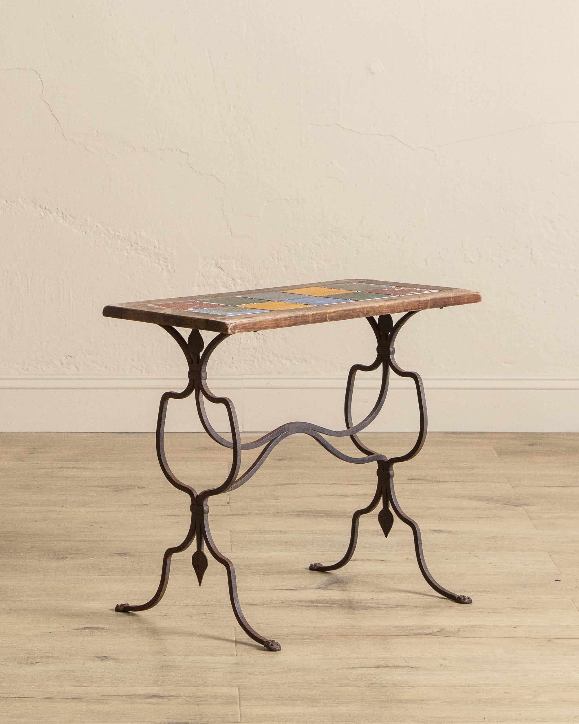 Inconnu Table d'appoint en fer forgé et carrelage en vente