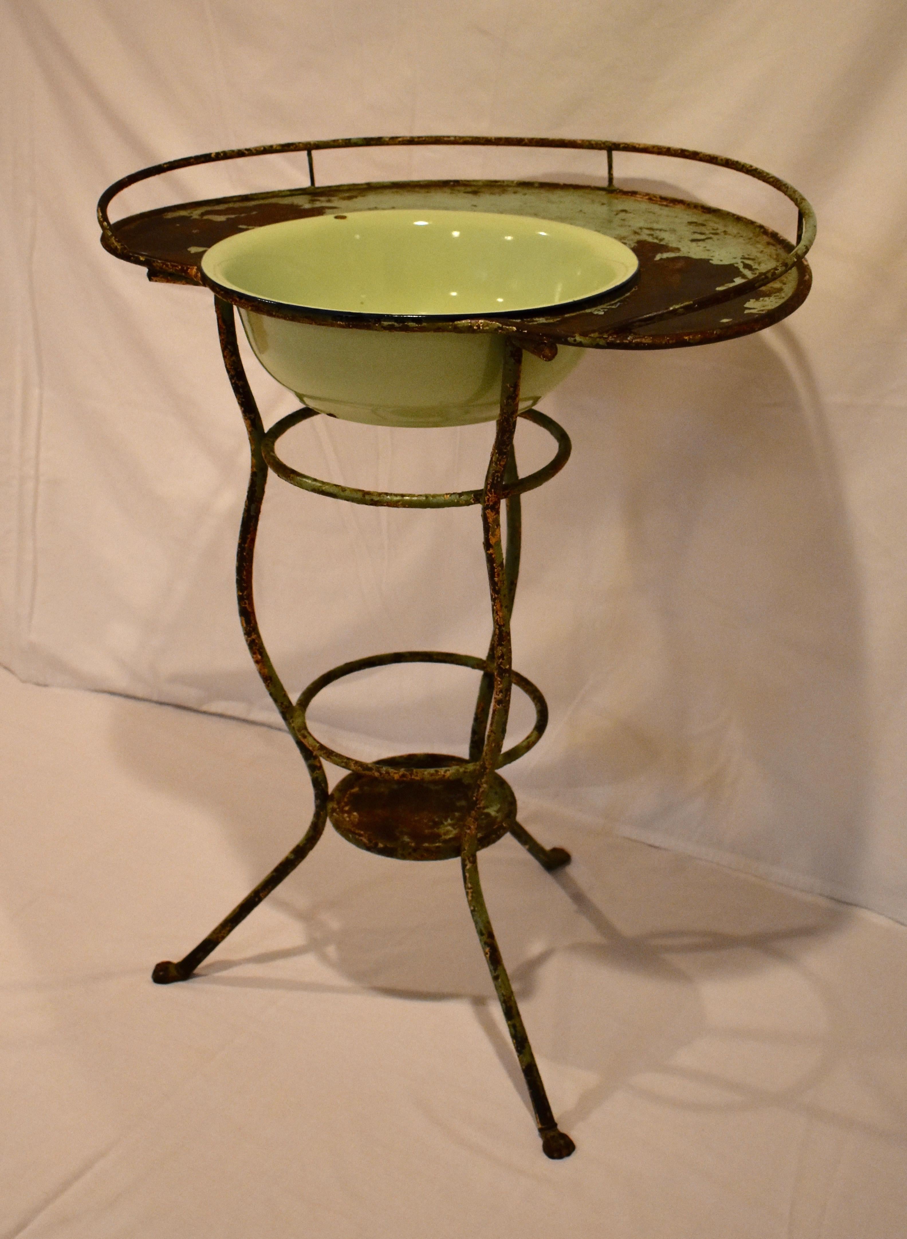 Wrought Iron Tripod Washstand with Enameled Copper Bowl In Good Condition For Sale In Baltimore, MD