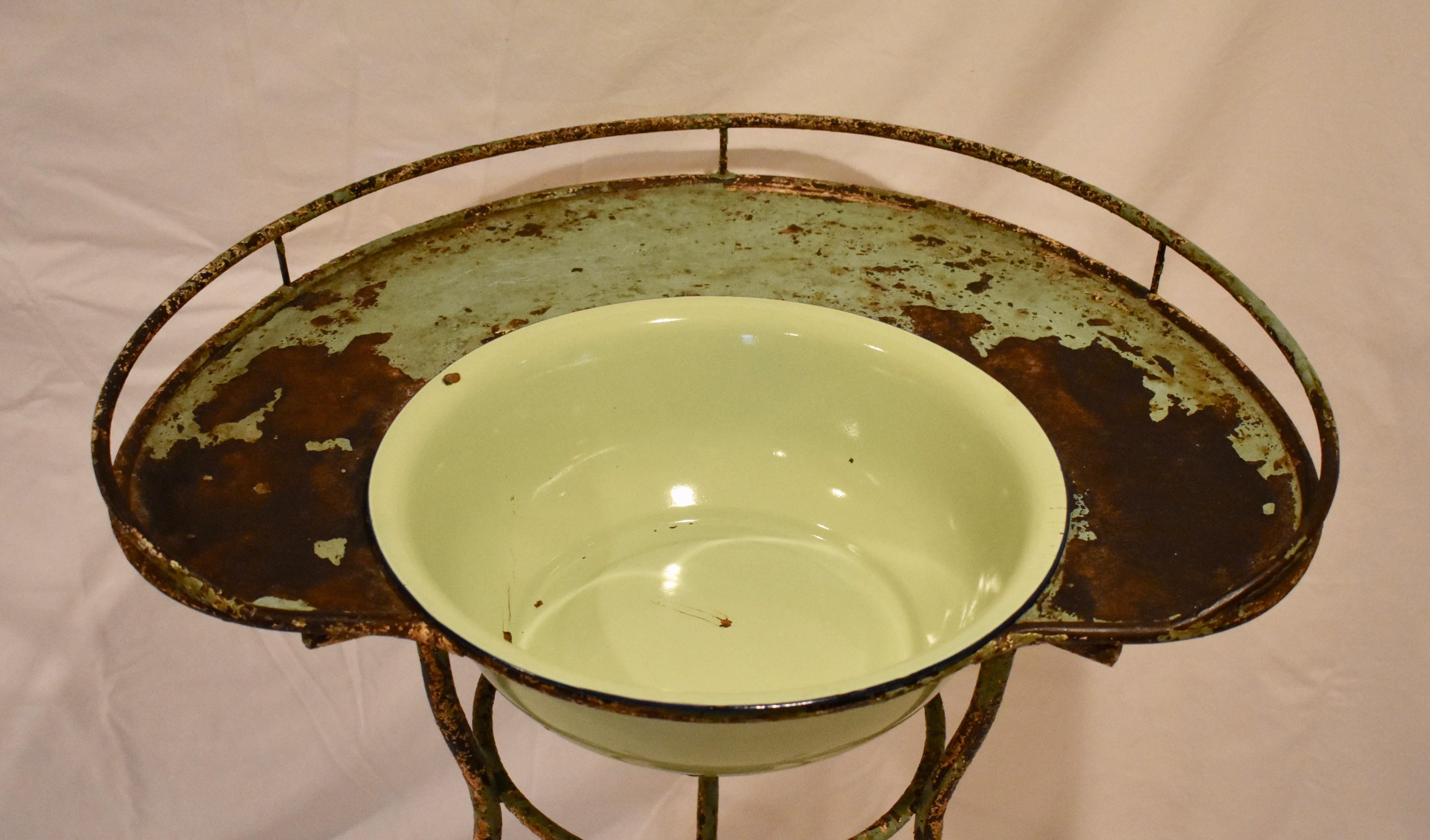 19th Century Wrought Iron Tripod Washstand with Enameled Copper Bowl For Sale