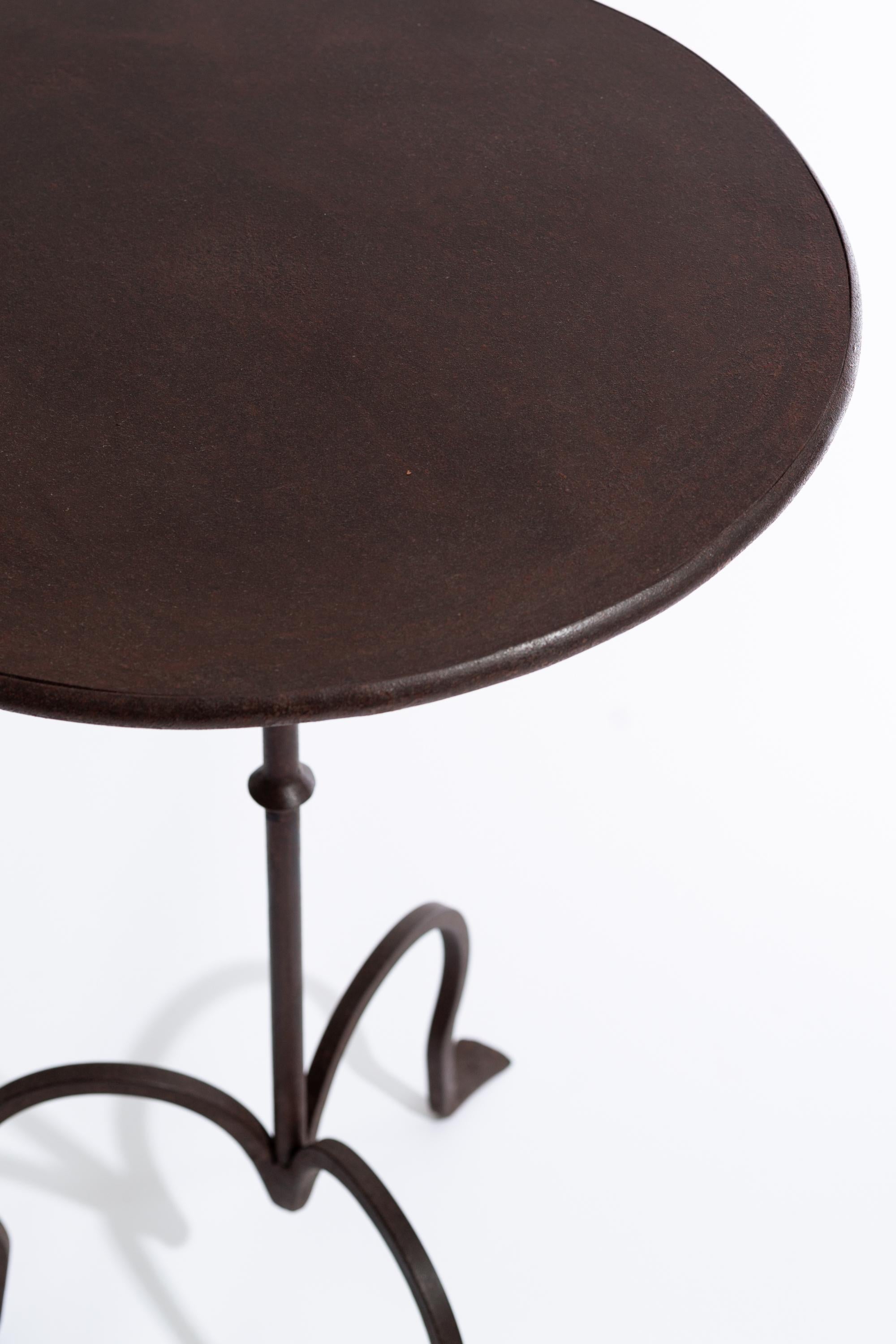 Table à vin en fer forgé en vente 1