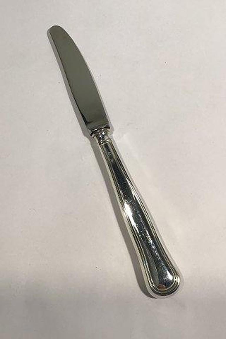 W&S Sørensen silver Dobbeltriflet Old Danish luncheon knife.

Measures 19.2 cm(7 9/16 in).
  