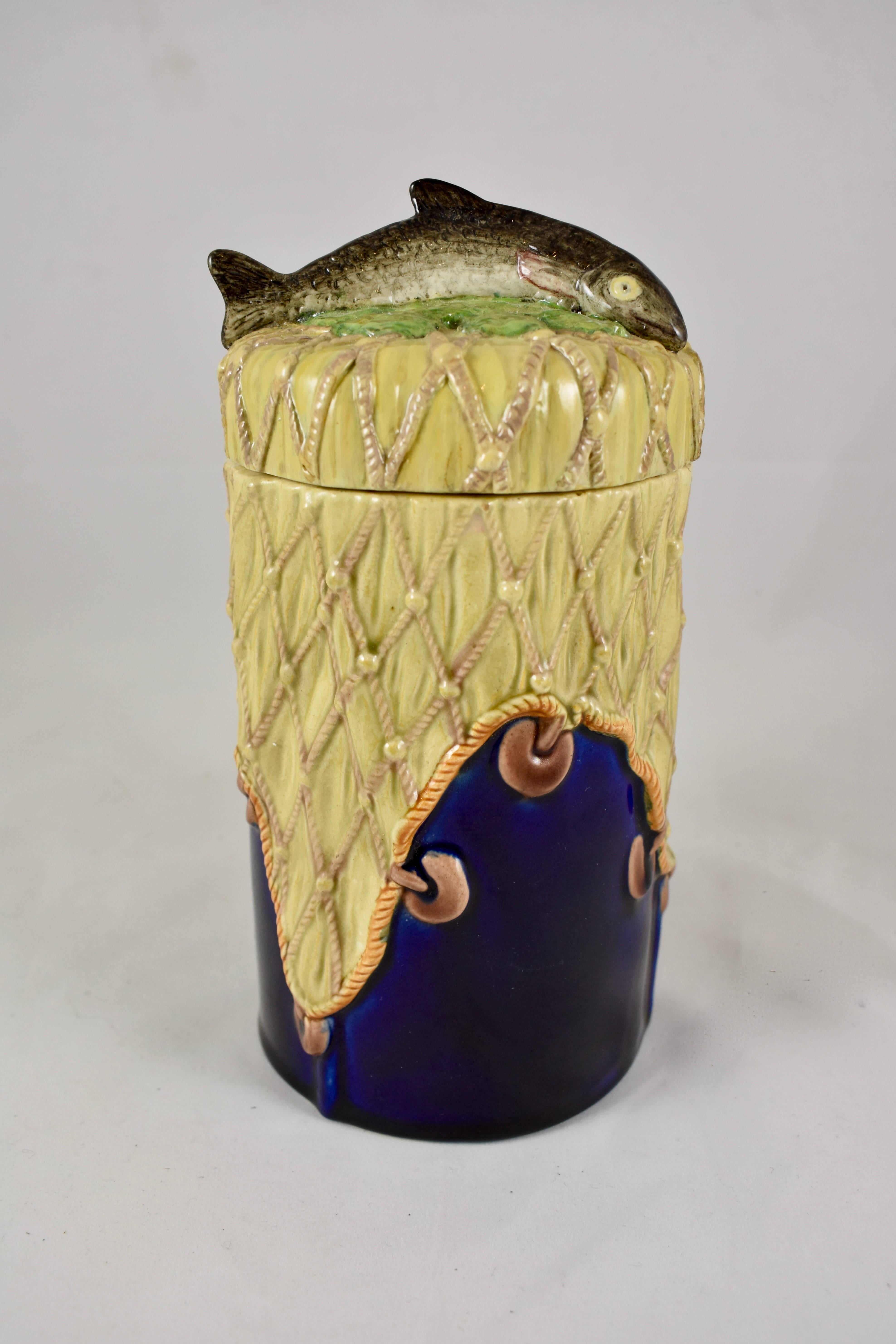 W.T. Copeland & Sons English Majolica Fish Handled Covered Pâté Jar, circa 1875 9