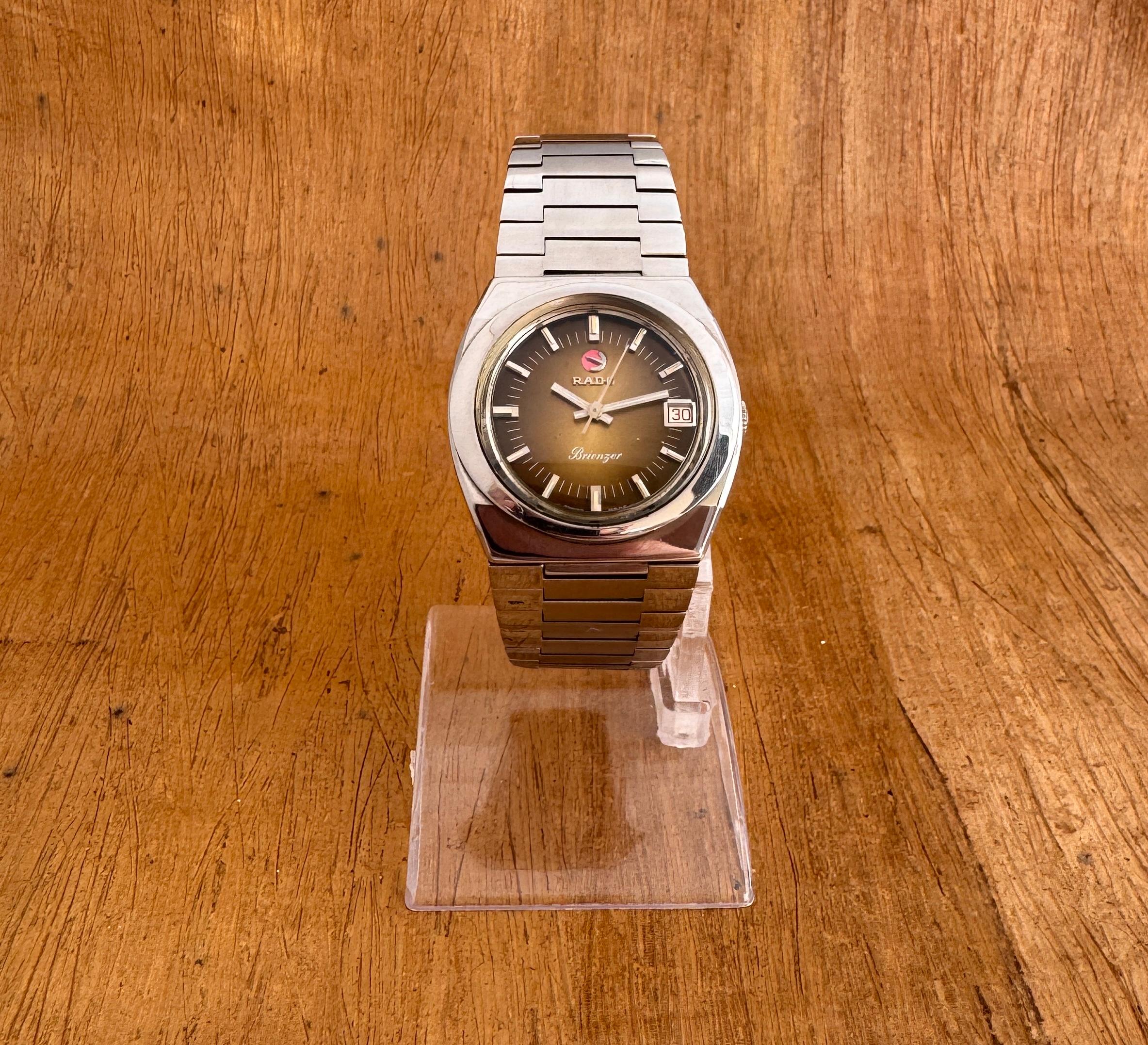  Brand : Rado

Model: Brienzer

Price: 175 USD

Country Of Manufacture: Switzerland

Movement: Automatic

Case Material: Stainless Steel

Measurements :35mm diameter (excluding crown )

Band Type : Stainless Steel With Marked Buckle

Band Condition