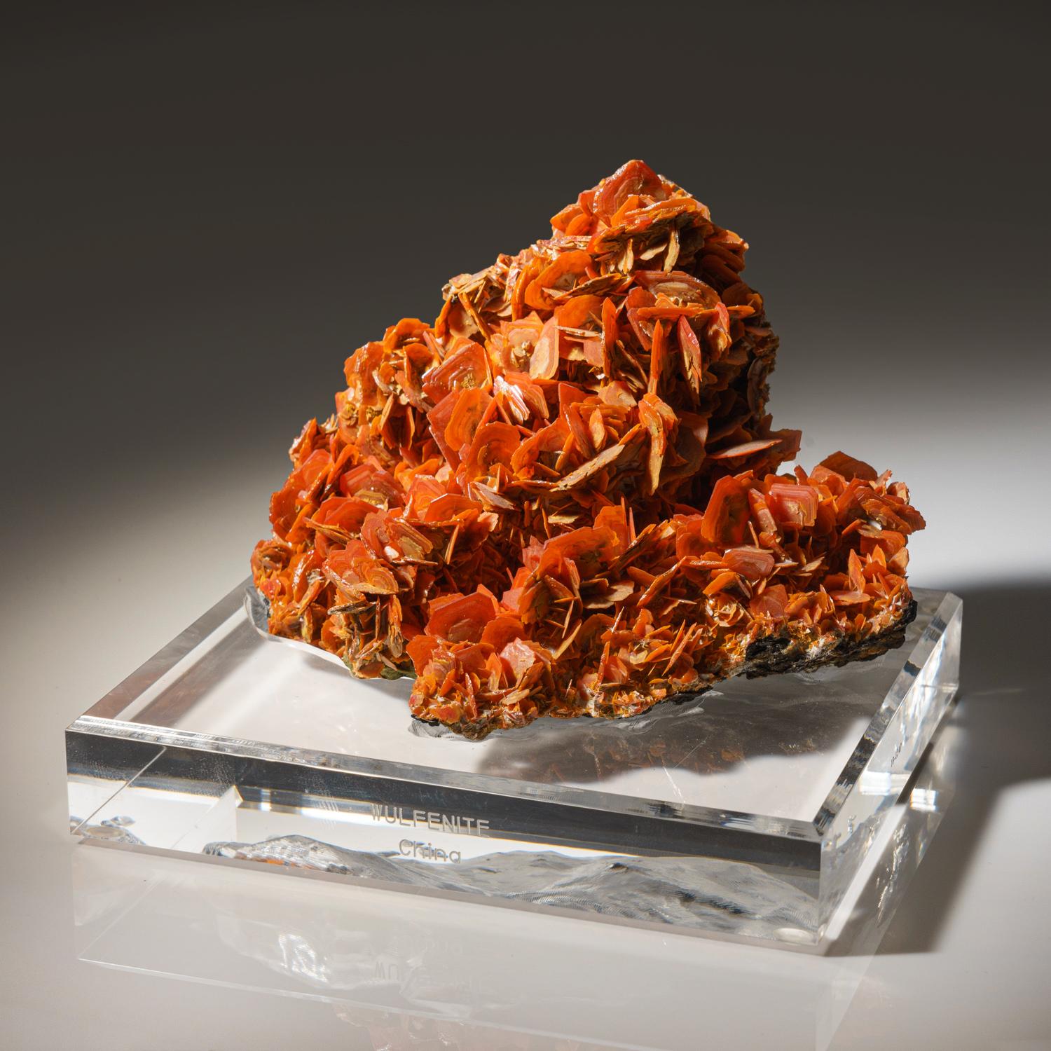 Chinese Wulfenite Mineral Crystal from China (1.33 lbs) For Sale