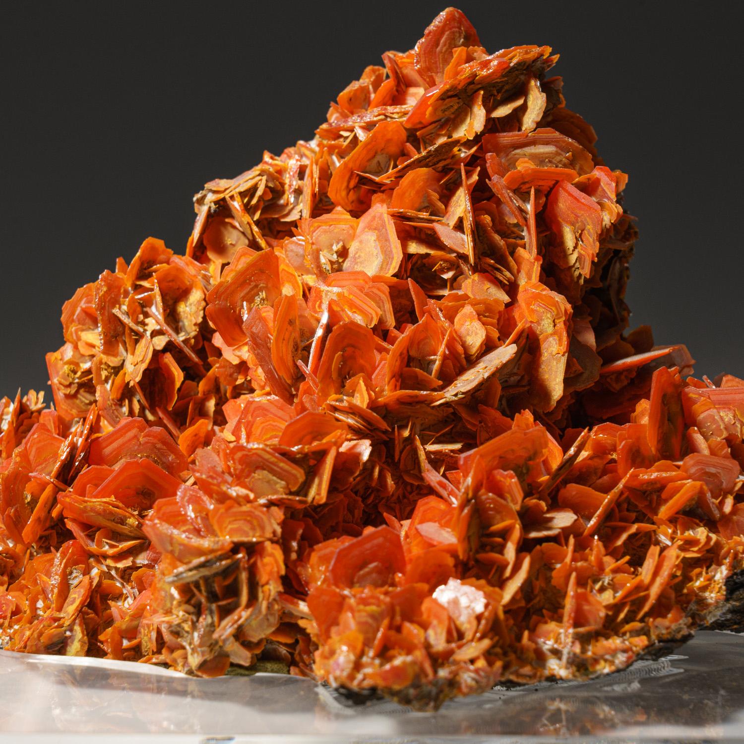 Wulfenite Mineral Crystal from China (1.33 lbs) In Excellent Condition For Sale In New York, NY