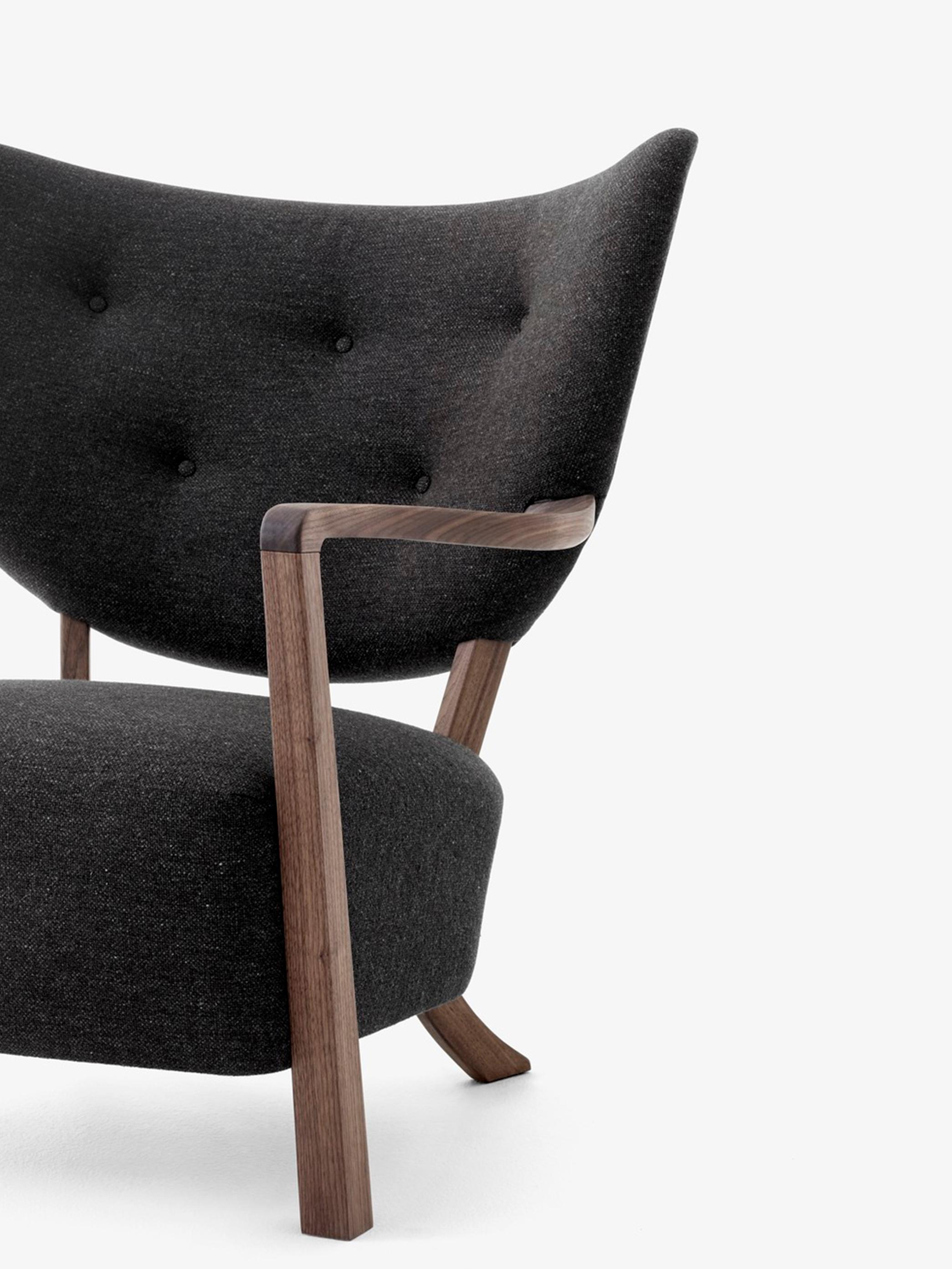Fabric Wulff ATD2 Lounge Chair, Kvadrat - Hallingdal 65/ 0376 & Walnut for &Tradition For Sale