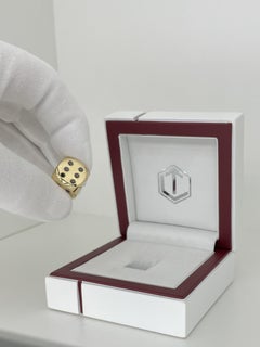 Würfel aus 18K Gold mit Diamanten im weißen Etui