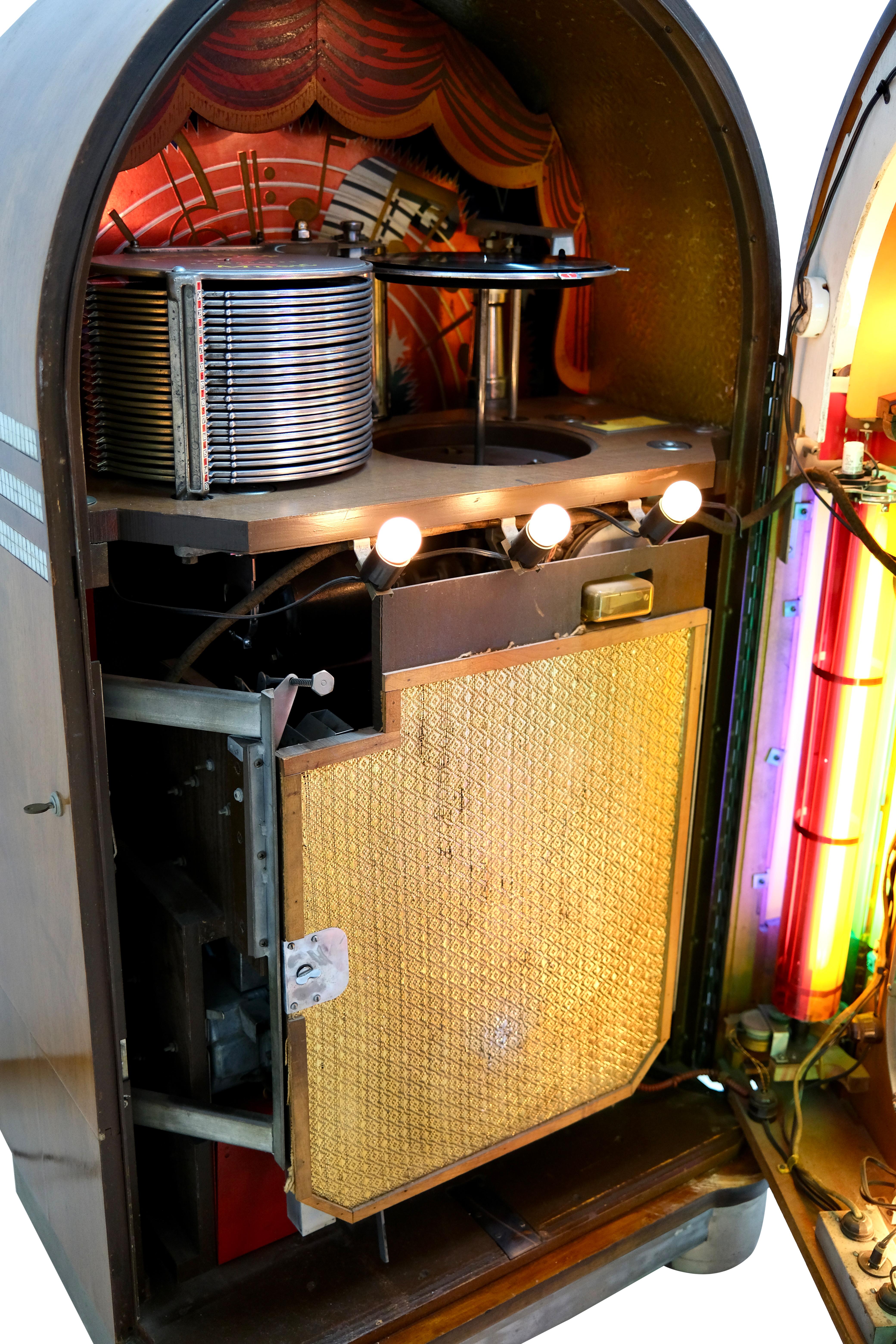Metal Wurlitzer Jukebox from 1943 Multi Selector Phonograph from the United States For Sale