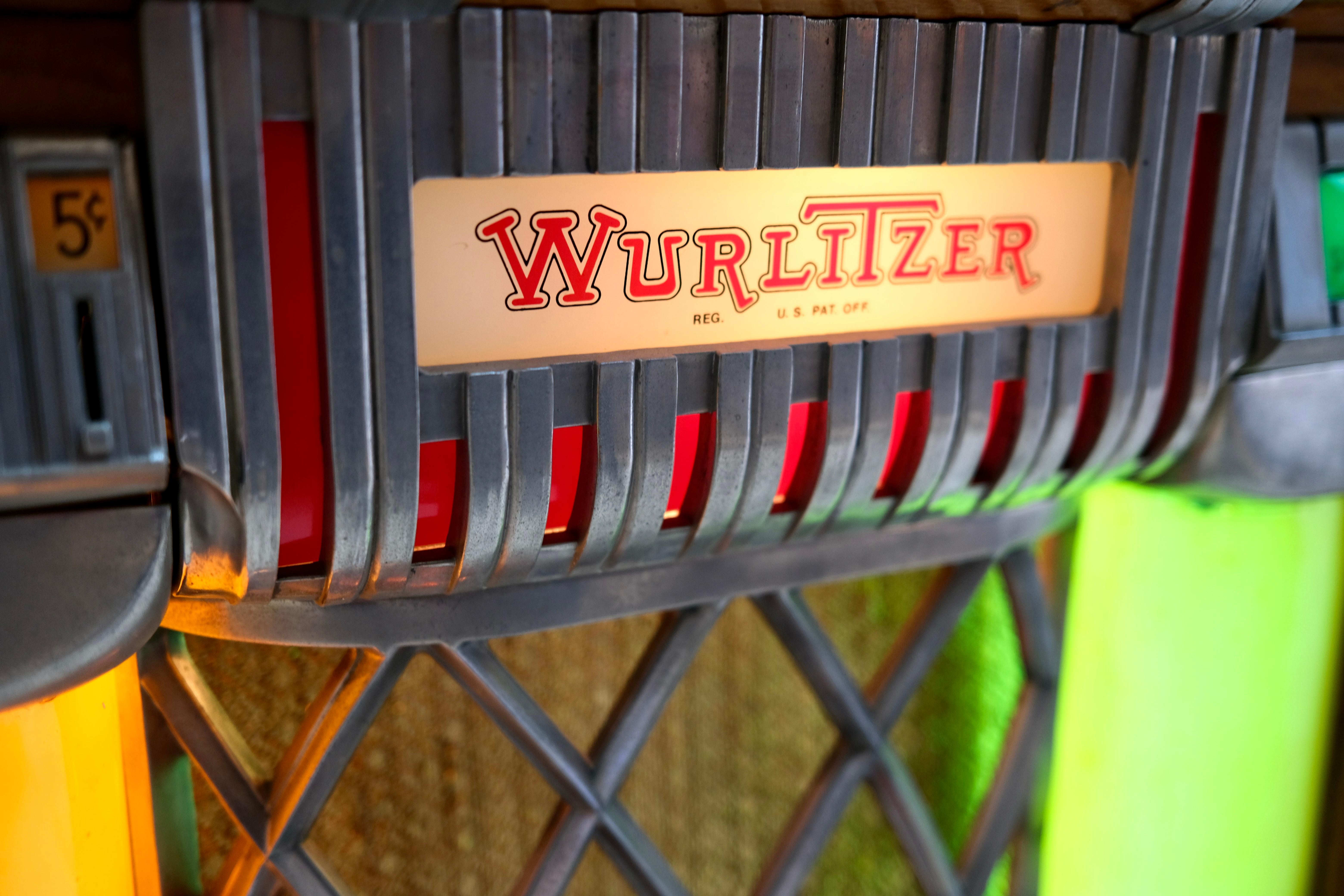 Wurlitzer Jukebox from 1943 Multi Selector Phonograph from the United States For Sale 1