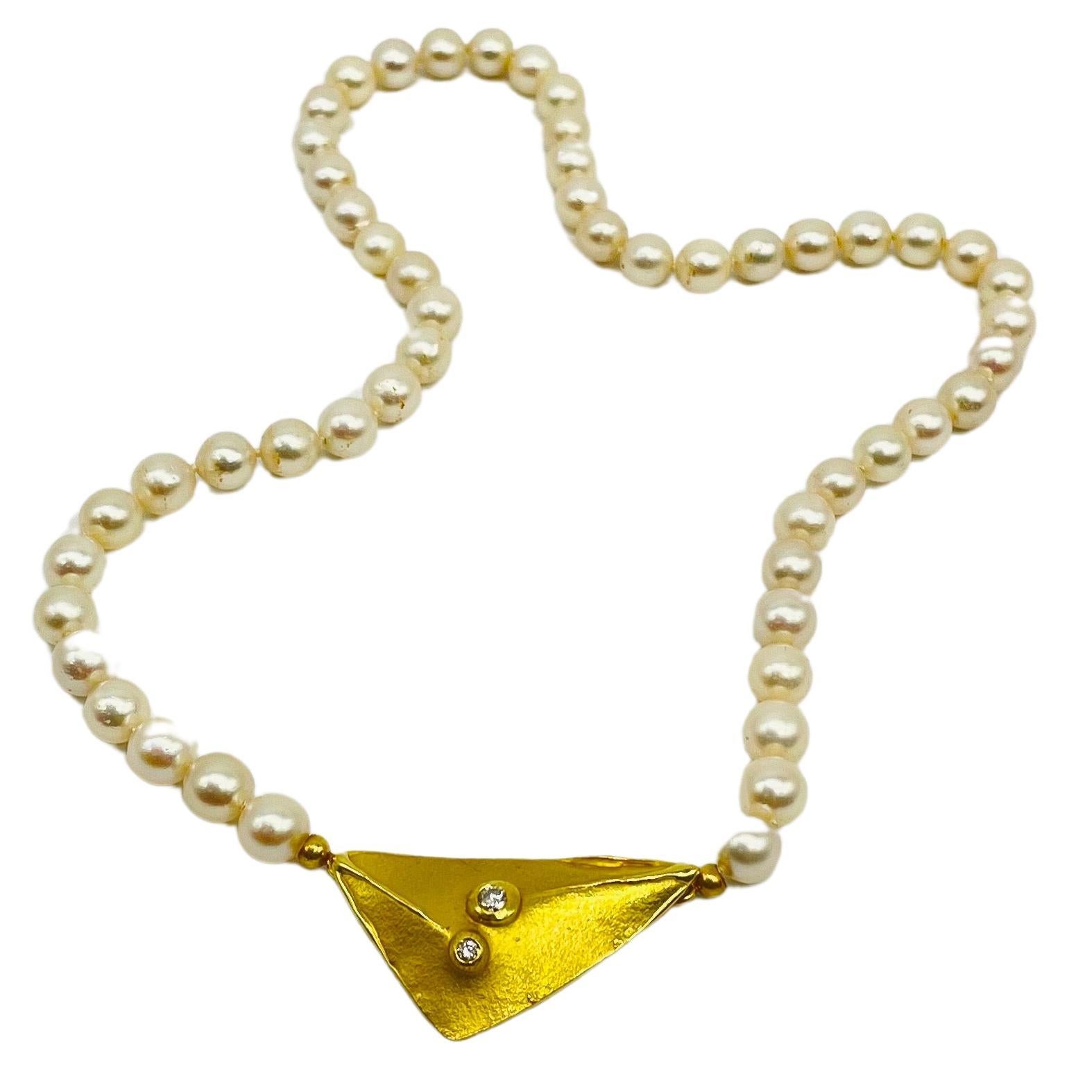 Women's or Men's Wurzbacher 18k yellow gold pearl necklace with diamonds For Sale