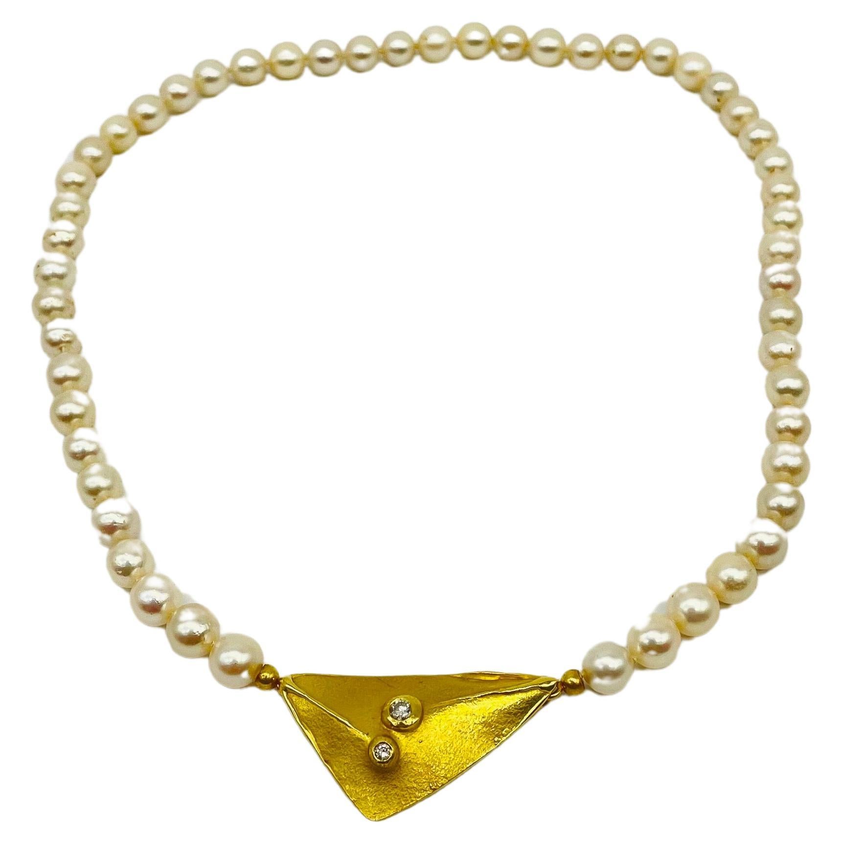 Wurzbacher 18k yellow gold pearl necklace with diamonds For Sale