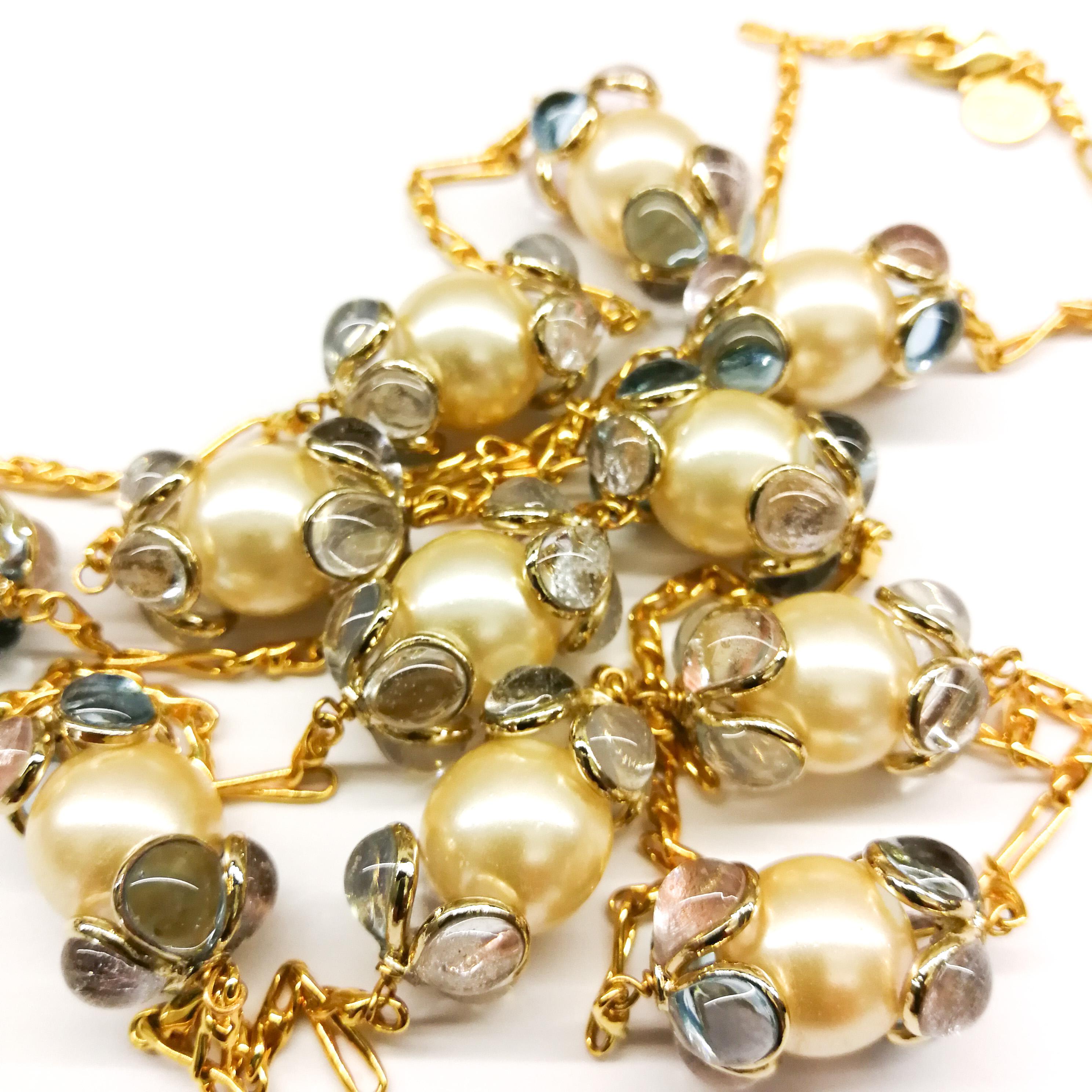 Collection «WW » sautoir en verre coulé long, perles et chaîne dorée, France, 2018 en vente 1