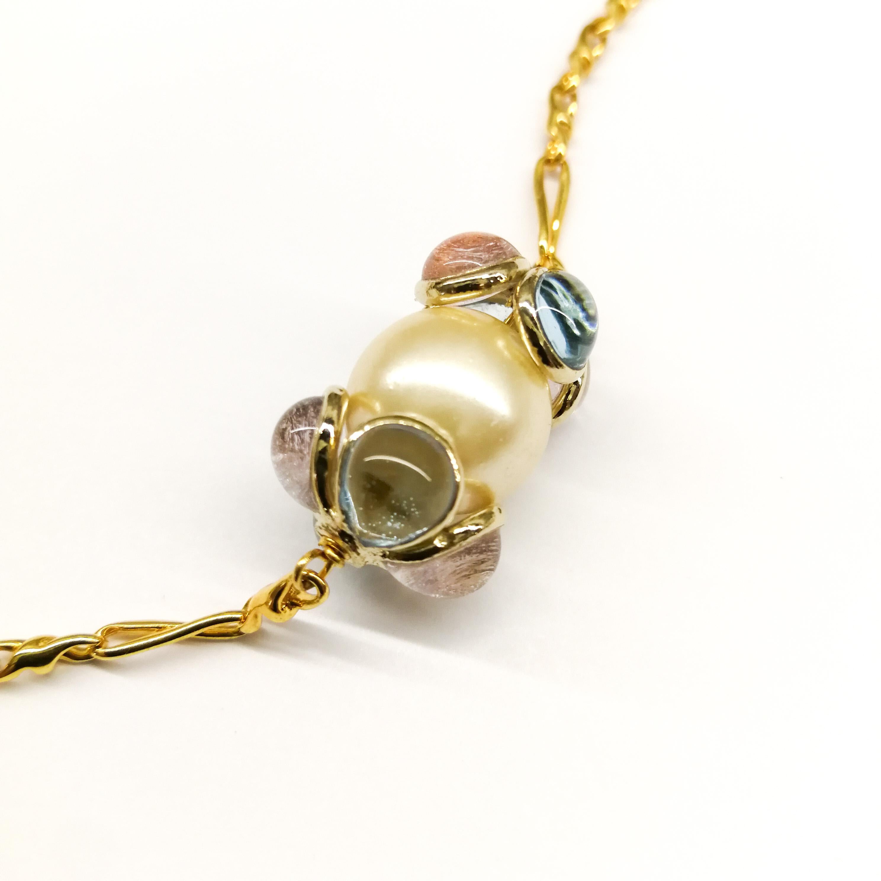Collection «WW » sautoir en verre coulé long, perles et chaîne dorée, France, 2018 en vente 2