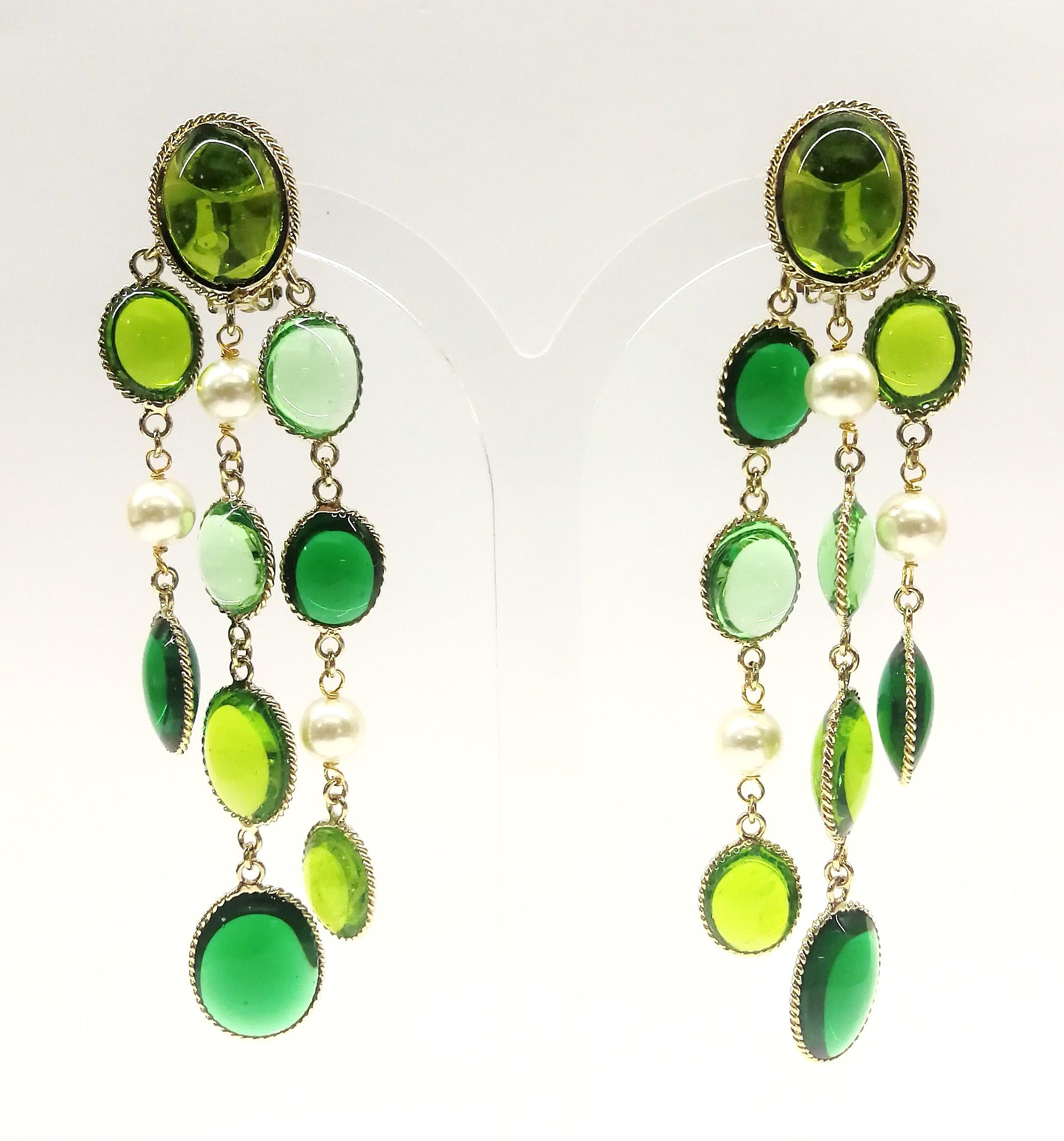 'WW' emerald and peridot poured glass, pearl 'Harlequin' drop earrings, 2018 For Sale 3
