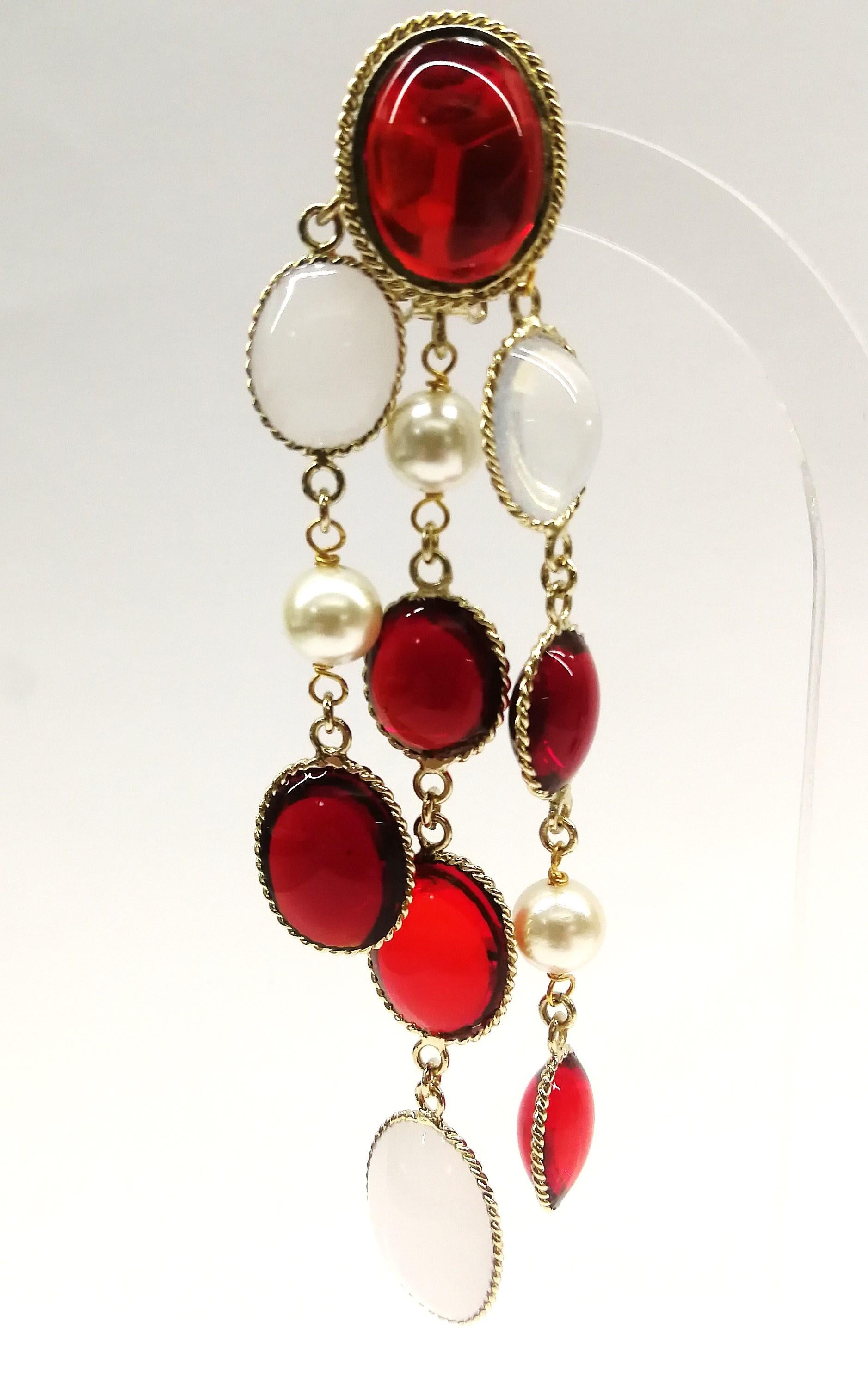 'WW' mixed ruby and opaline poured glass, 'Harlequin' drop earrings, 2018. For Sale 1