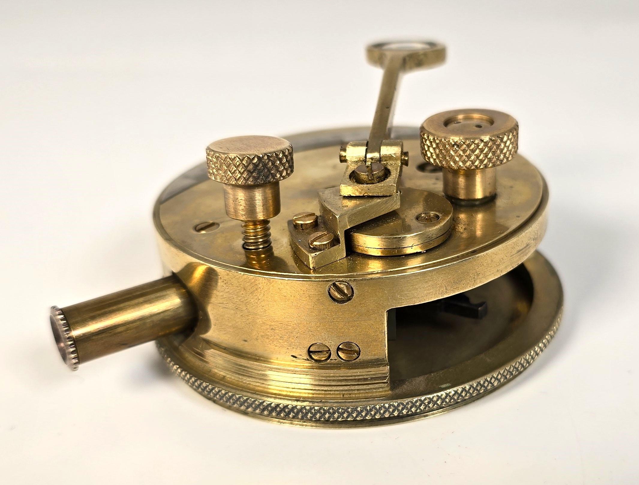 WW1 brass pocket military sextant made by Ryland & Sons, London circa 1915 For Sale 3