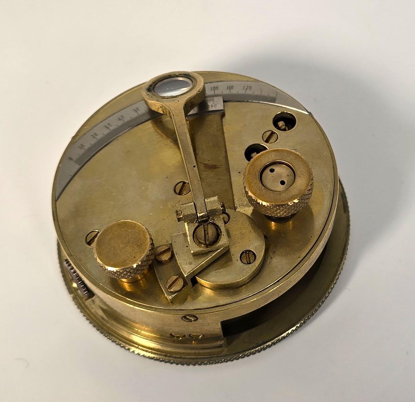 WW1 brass pocket military sextant made by Ryland & Sons, London circa 1915 In Good Condition For Sale In Central England, GB