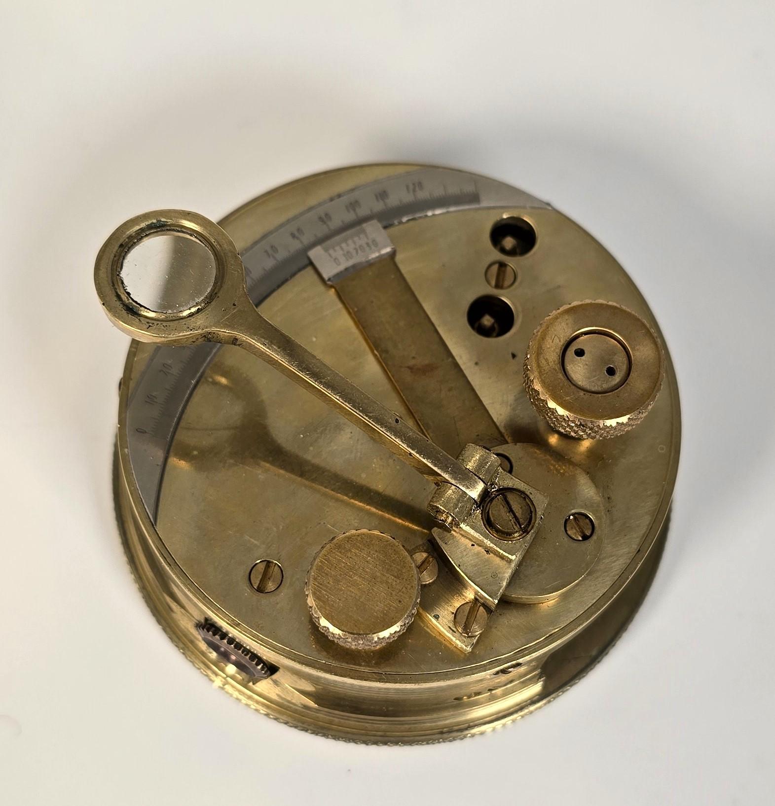 20th Century WW1 brass pocket military sextant made by Ryland & Sons, London circa 1915 For Sale
