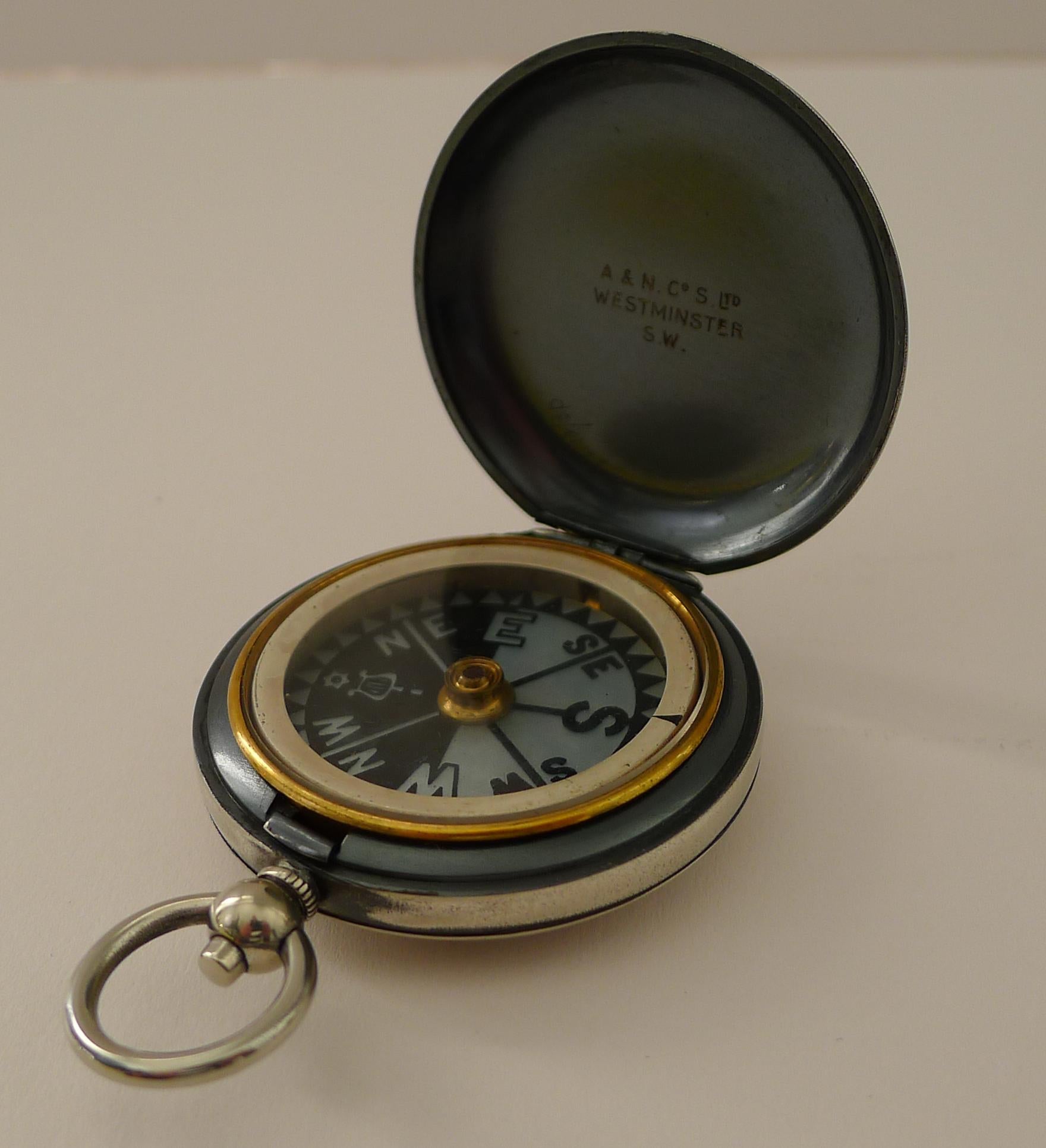WW1 British Officers Military Pocket Compass by Army & Navy  c.1916 In Good Condition In Bath, GB