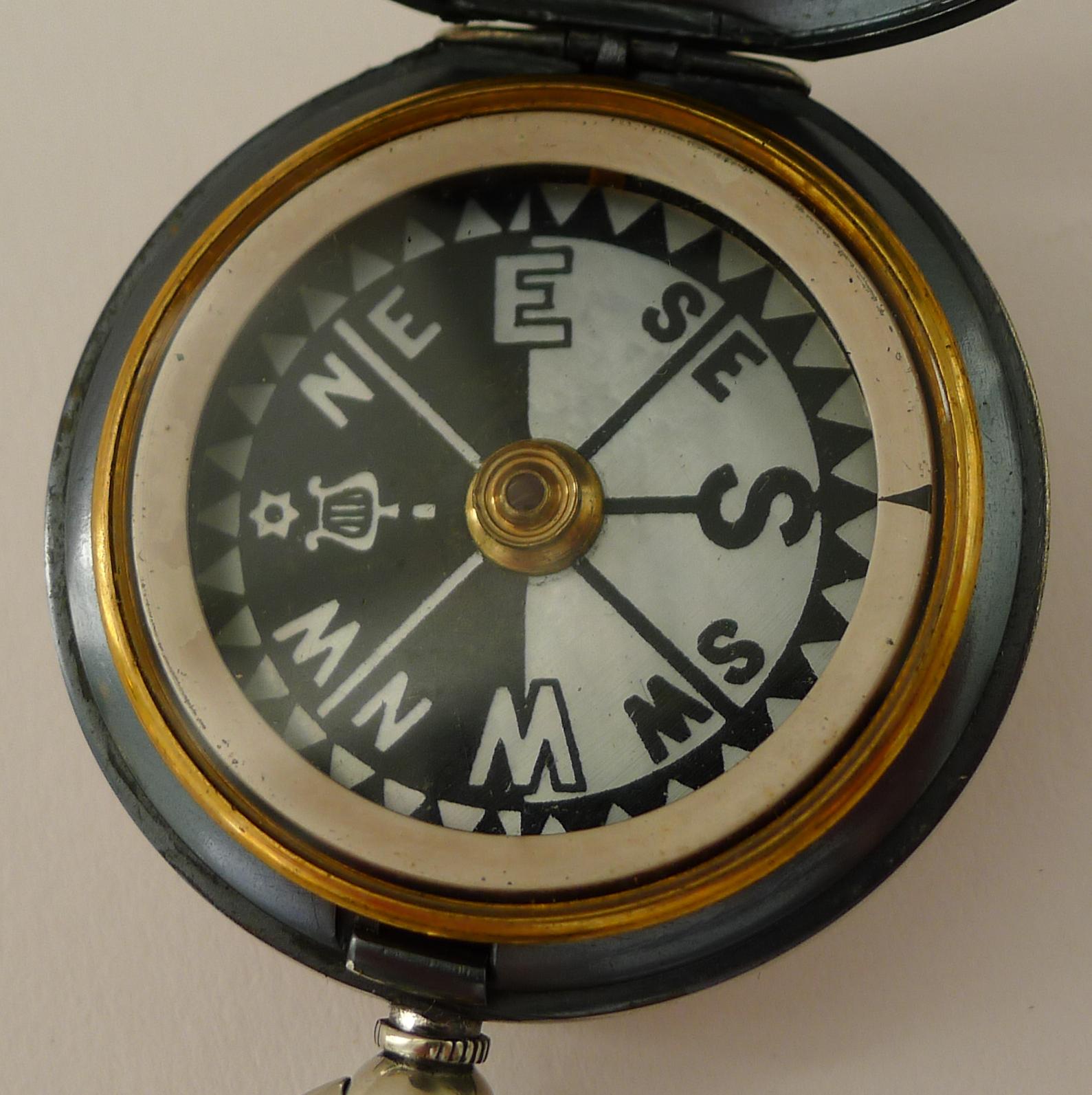Early 20th Century WW1 British Officers Military Pocket Compass by Army & Navy  c.1916