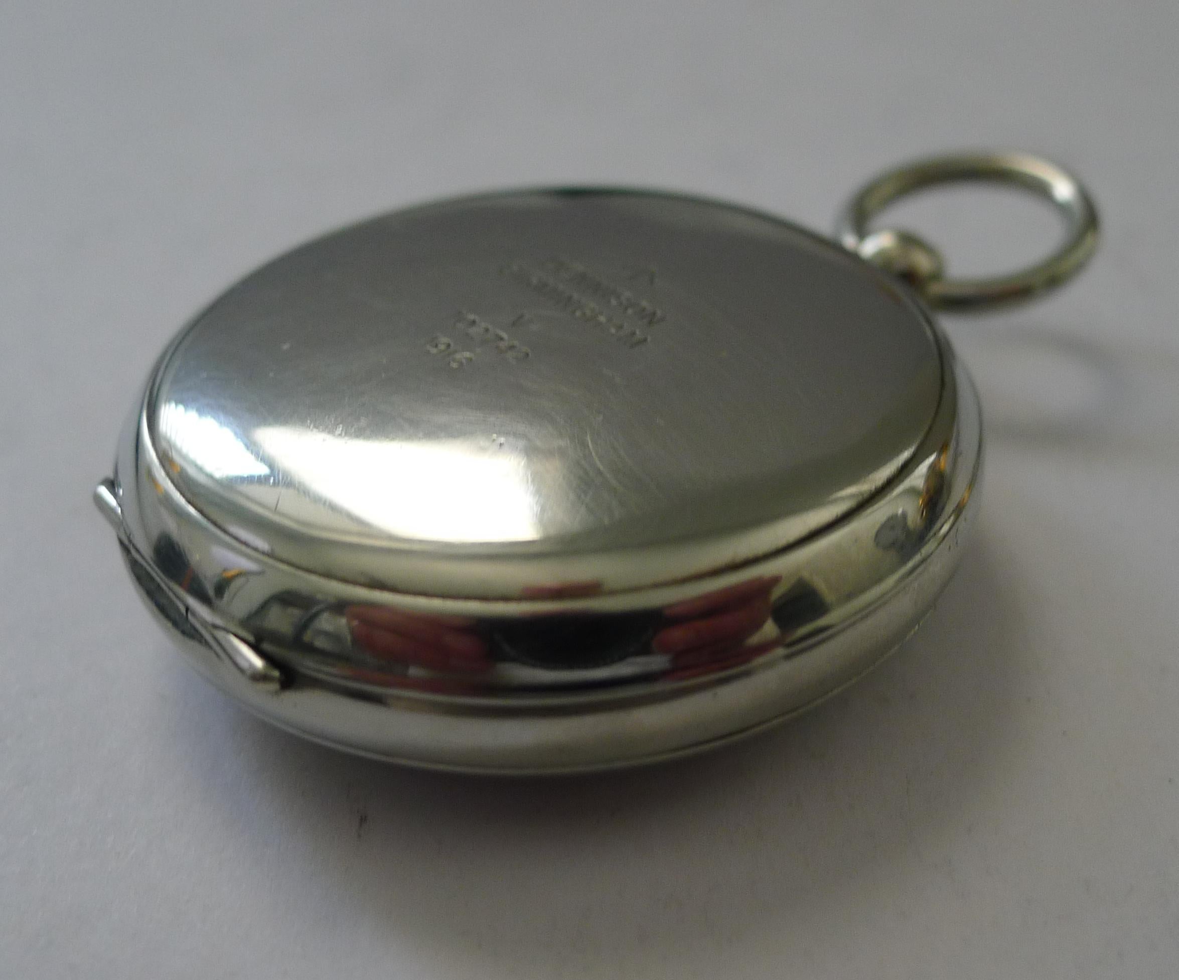 WW1 Mark V Pocket Compass by Dennison, Birmingham - 1916 In Good Condition For Sale In Bath, GB