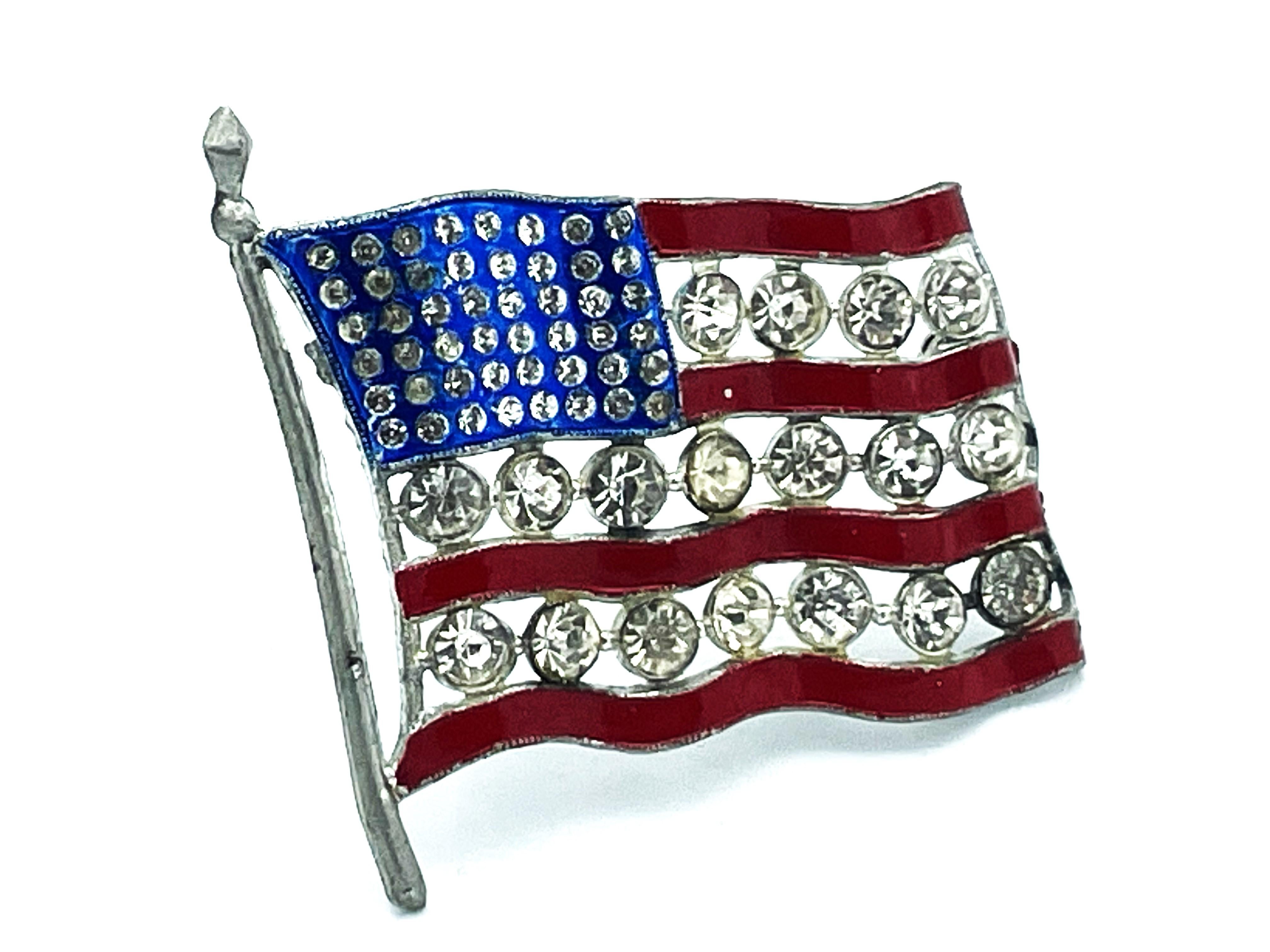 Round Cut WW2 US Patriotic Flag brooch, enamel and red and blue rhinestones, 1940s For Sale