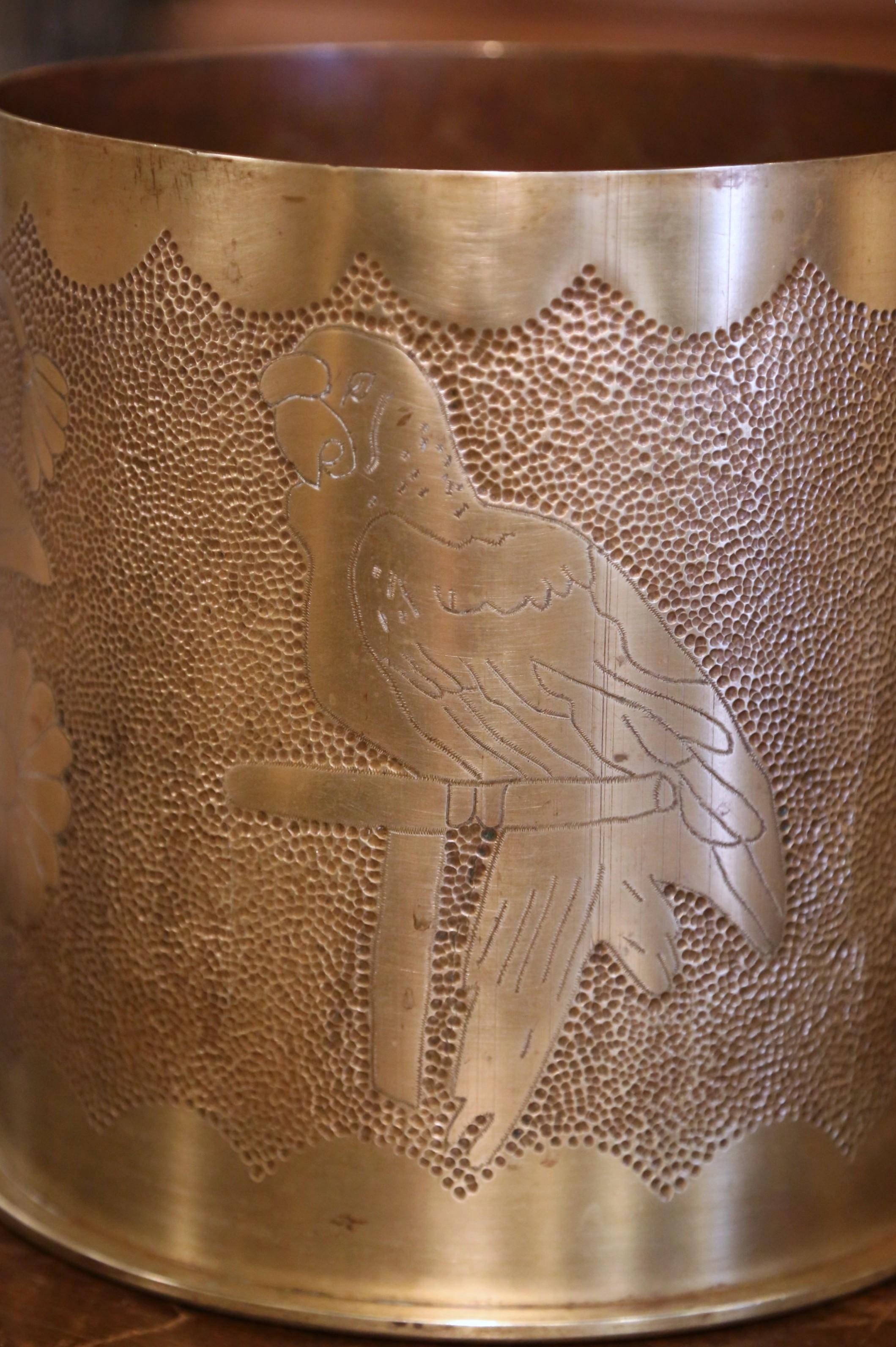WWI German Trench Artillery Brass Shell Casing with Engraved Foliage Motifs In Excellent Condition For Sale In Dallas, TX