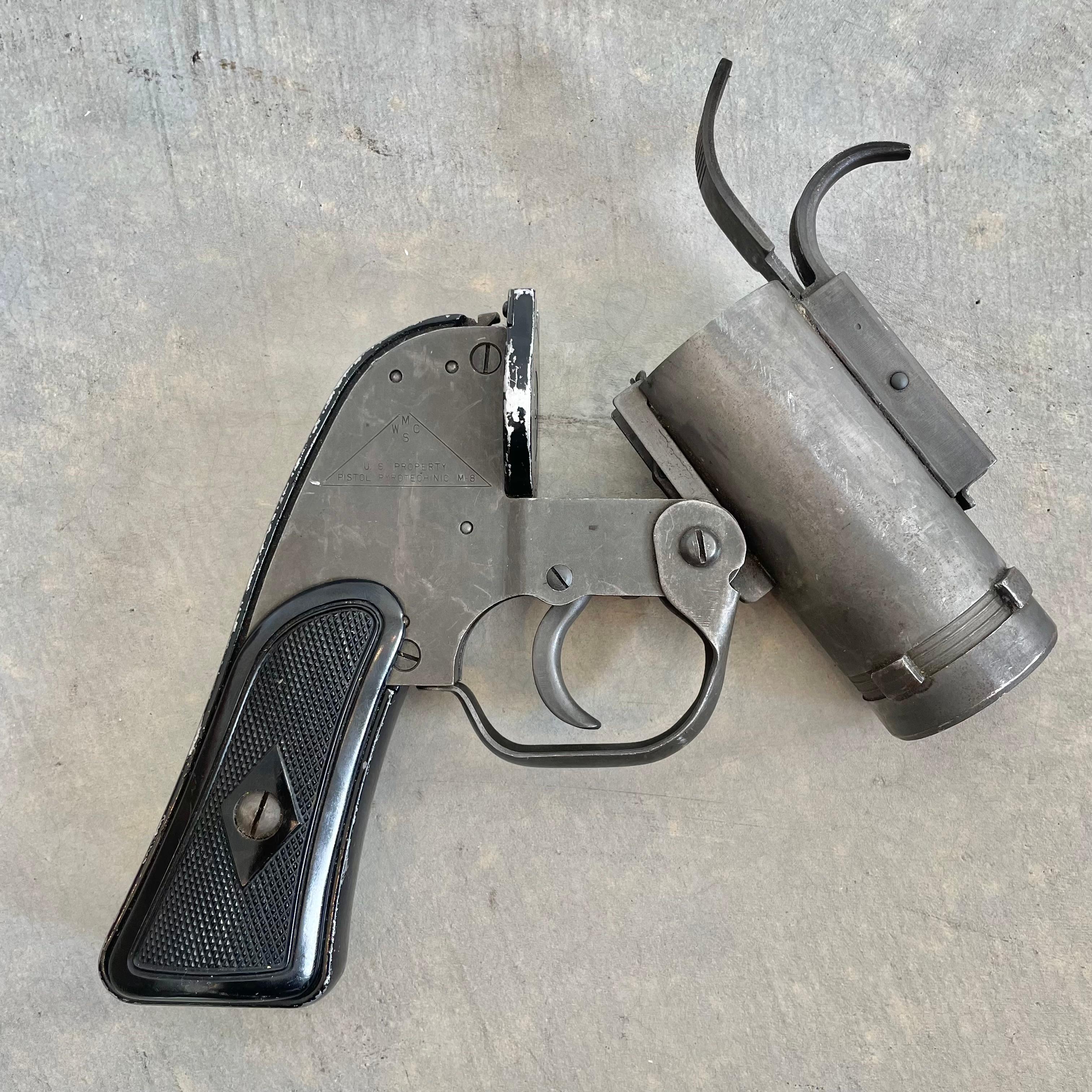 WWII AN-M8 Flare Gun, 1940s USA For Sale 6