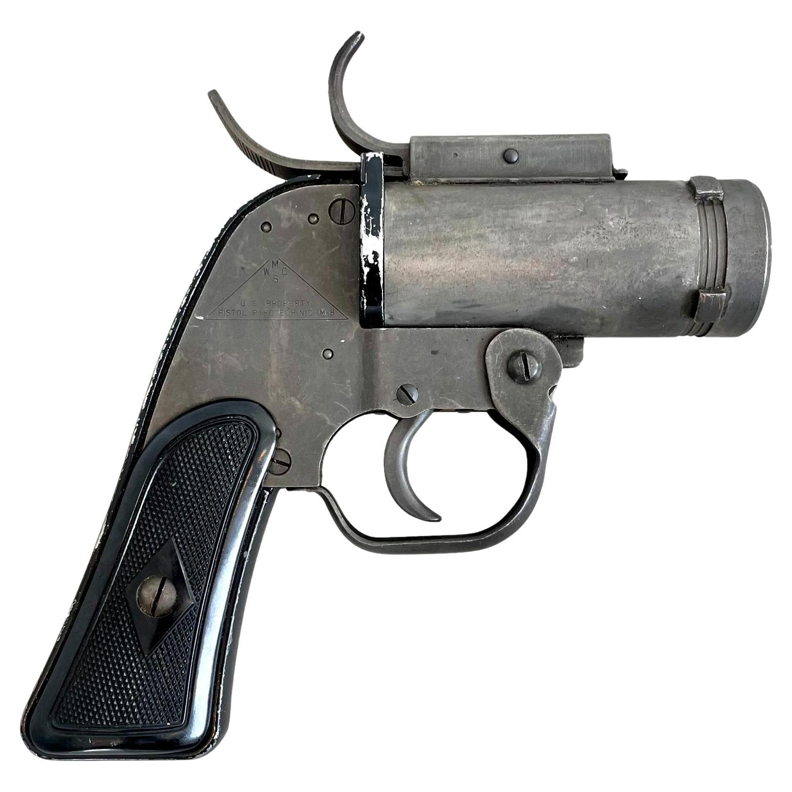 WWII AN-M8 Flare Gun, 1940s USA For Sale