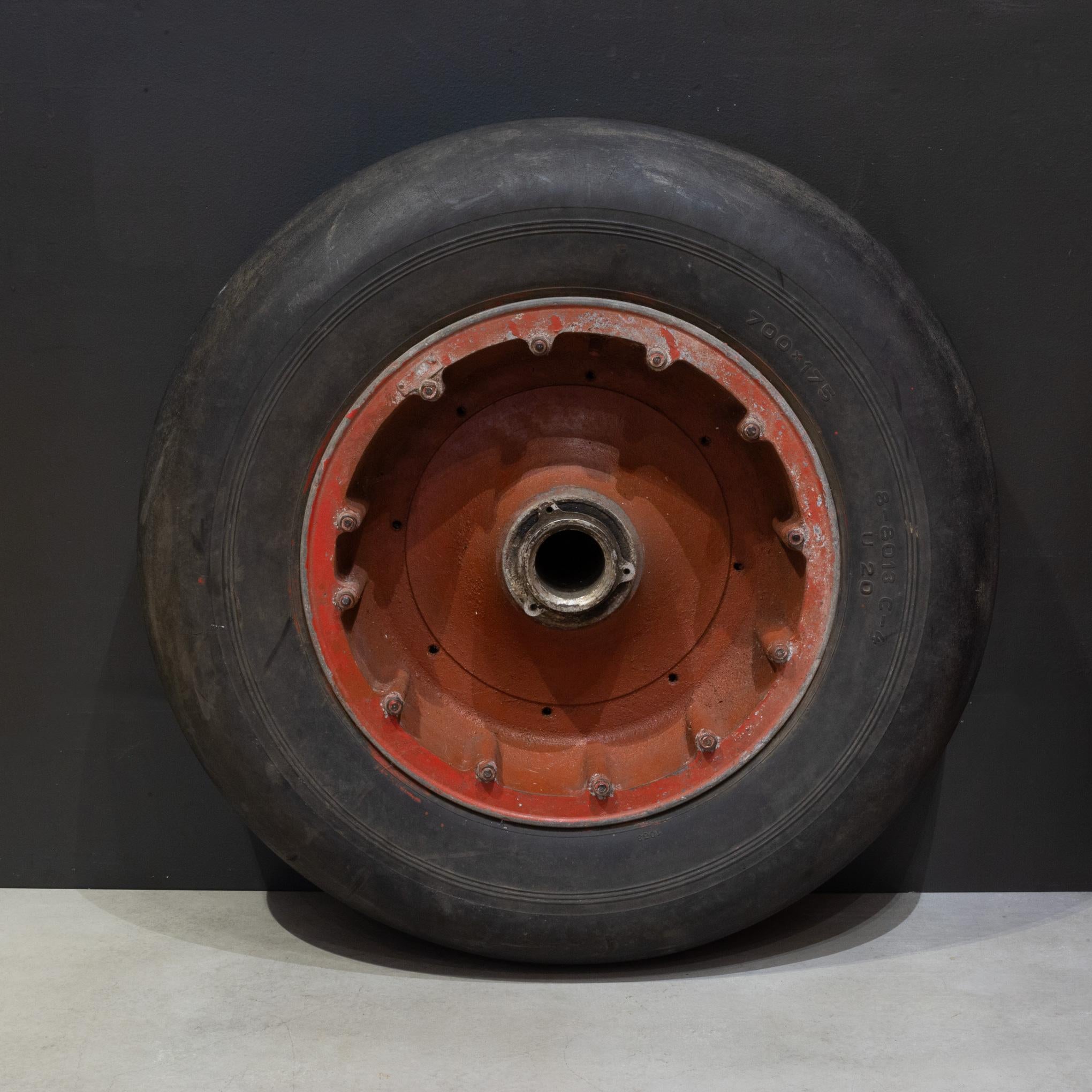 Industriel Paire de roues d'avion bombardier WWII A.I.C. c.1940 en vente