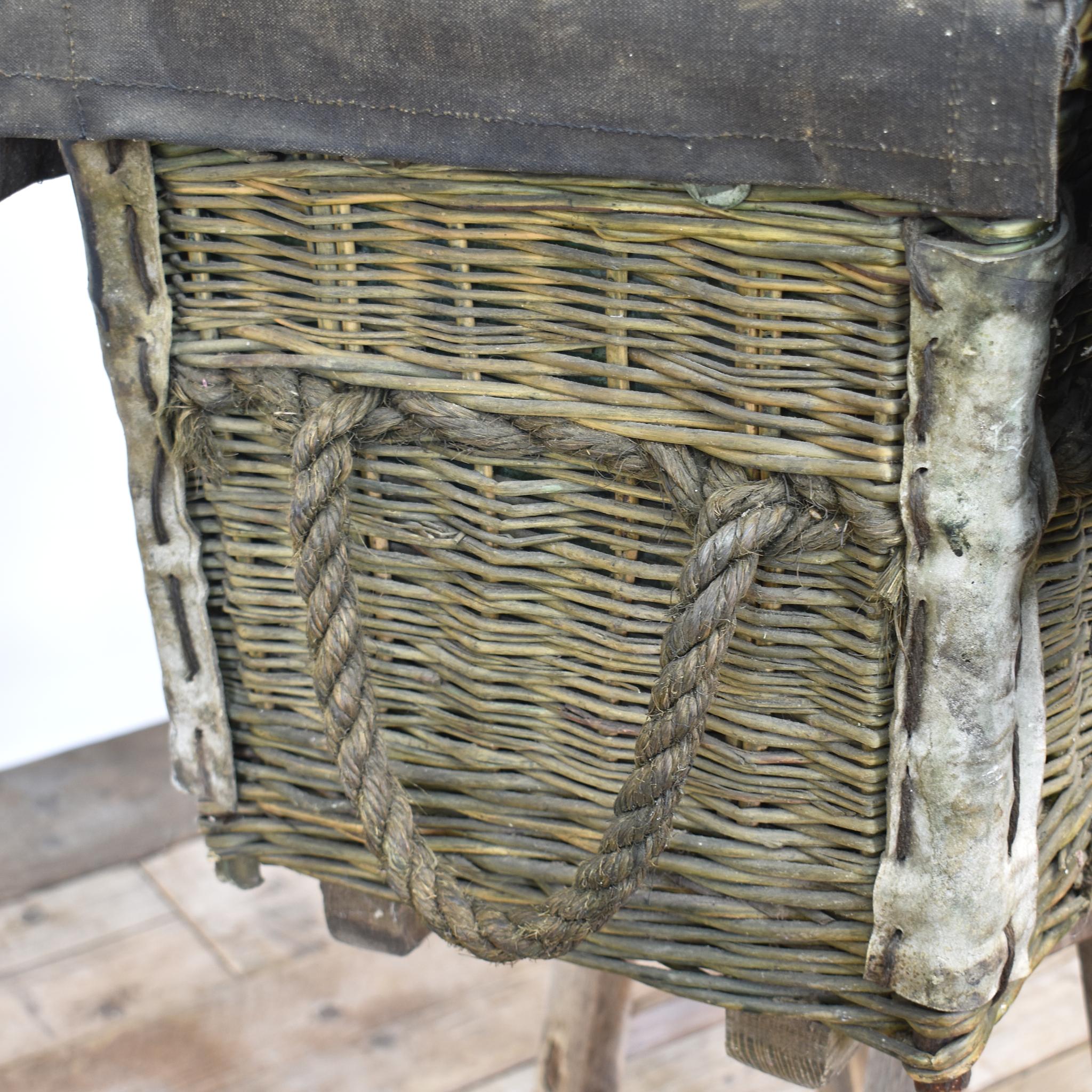 Britannique WWII British Military Antique Vintage Wicker Pannier Basket Hamper en vente
