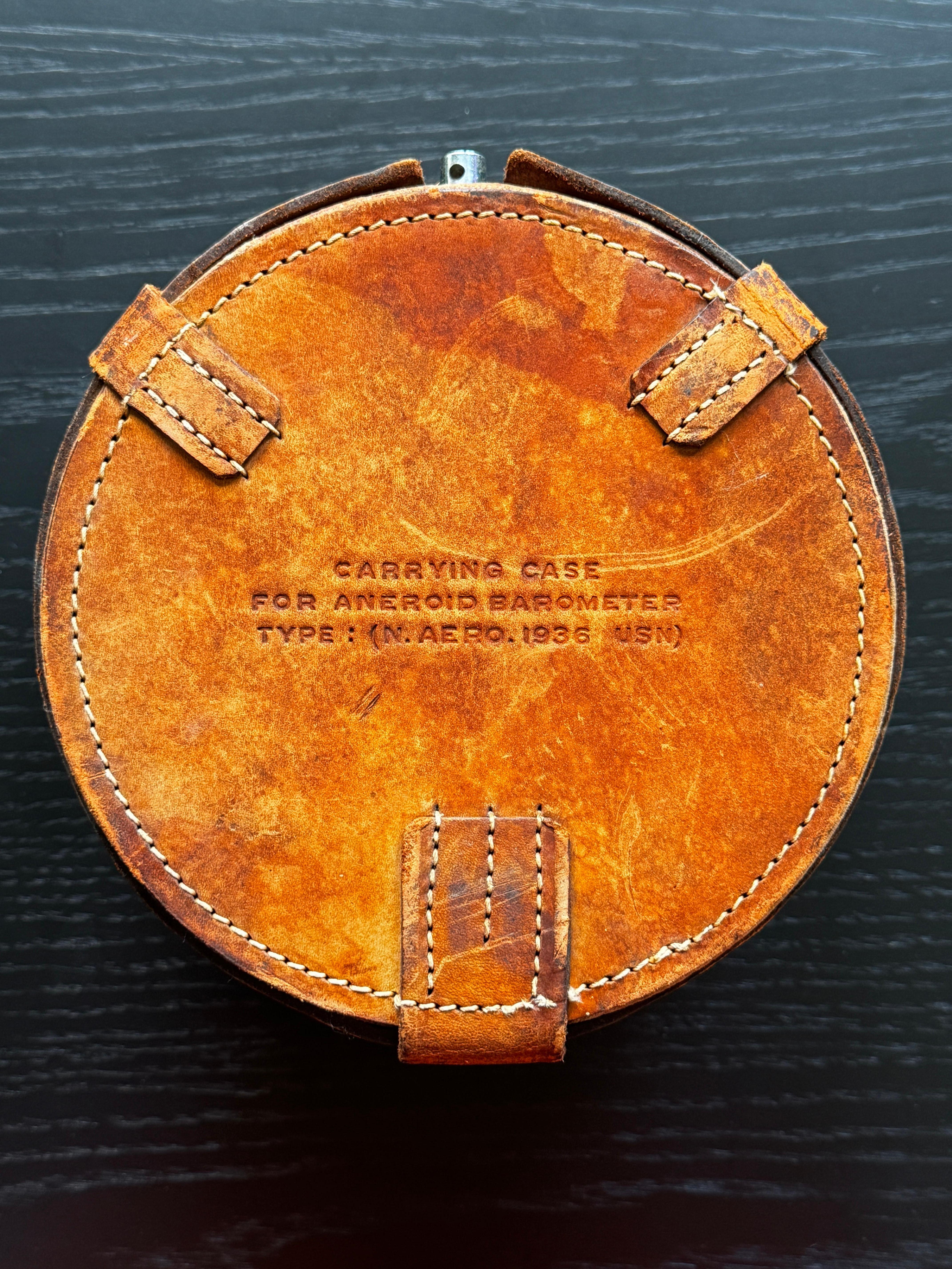 WWII Navy Fritz Bendix Aviation, Baltimore Barometer in Leather Case In Good Condition For Sale In San Francisco, CA