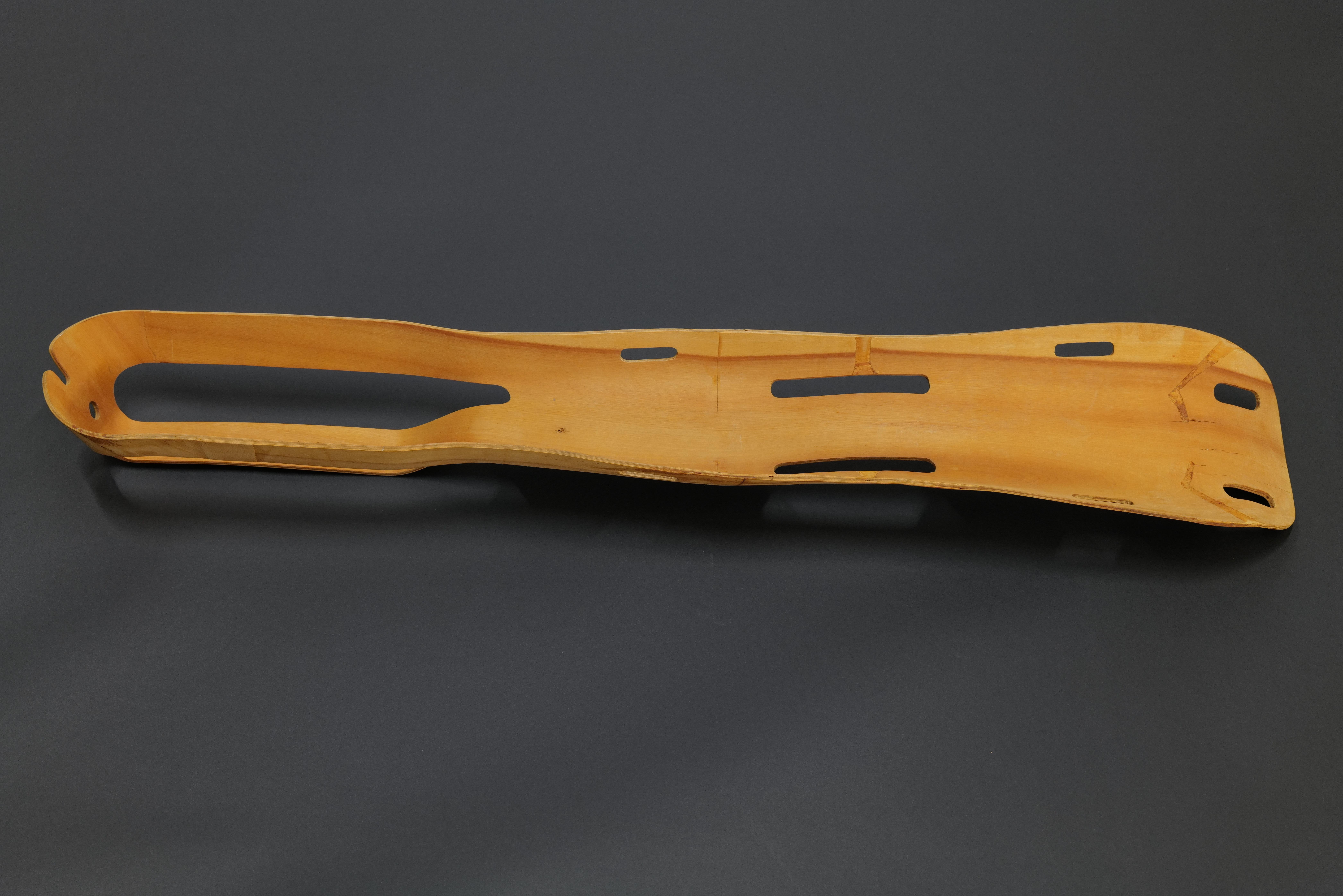 WWII Plywood Leg Splint by Charles Eames In Good Condition For Sale In Oklahoma City, OK