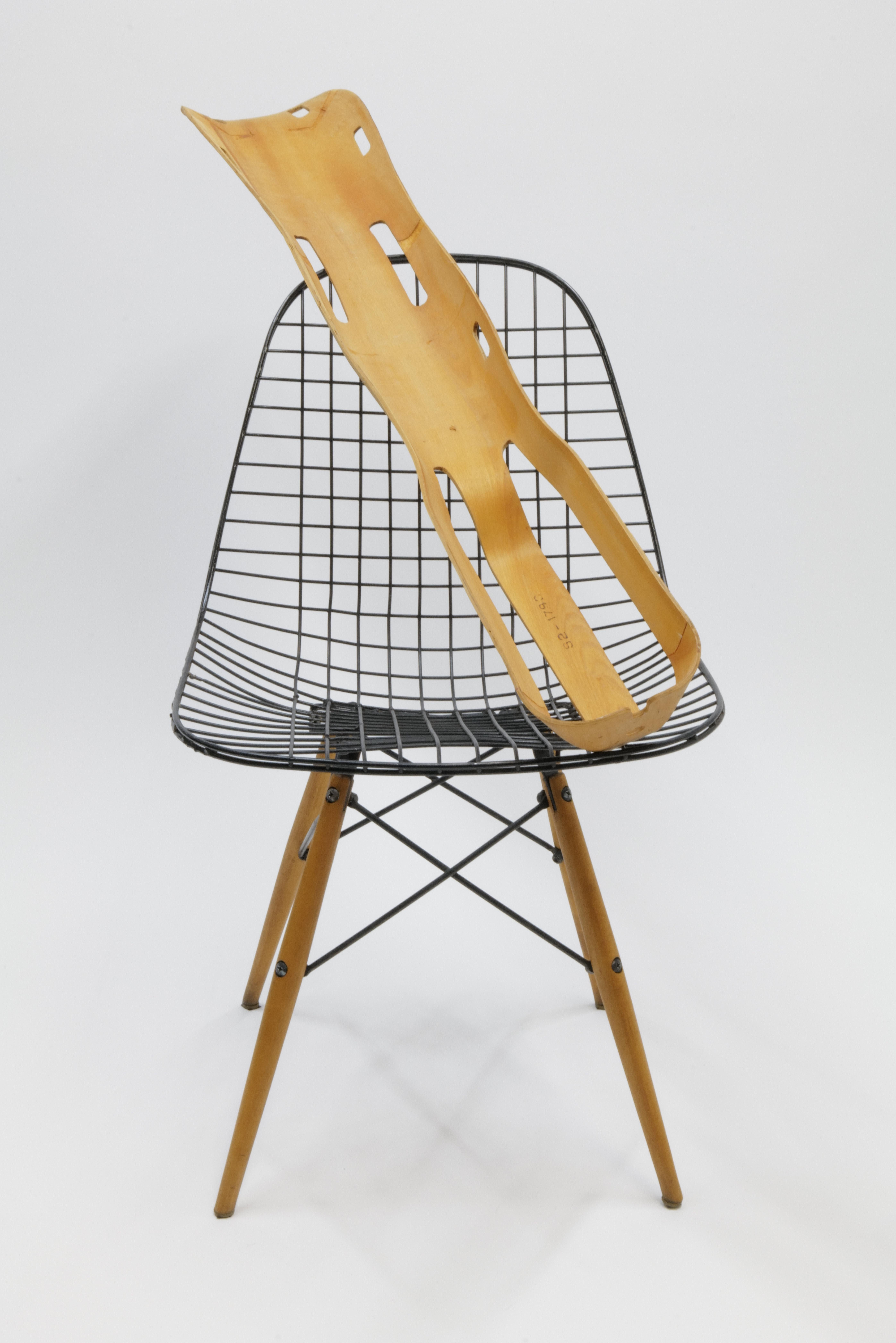 WWII Plywood Leg Splint by Charles Eames For Sale 1