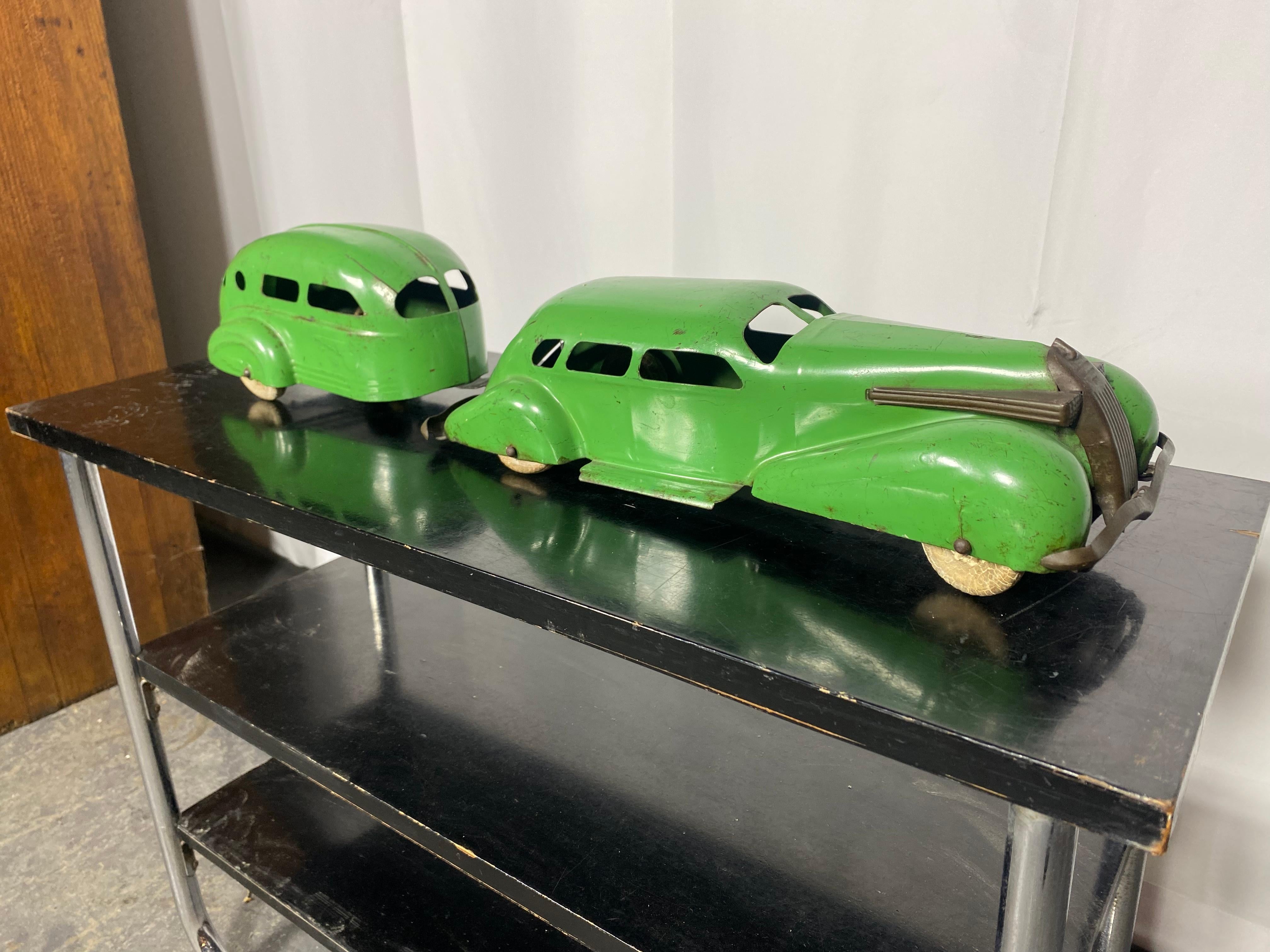 Wyandotte Lasalle Toy Car and Airstream Trailer .pressed steel , Art Deco In Good Condition For Sale In Buffalo, NY