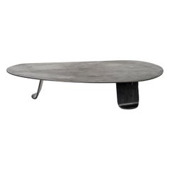 WYETH Chrysalis: Tisch Nr. 1 aus patiniertem Stahl mit heißer Zinkoberfläche