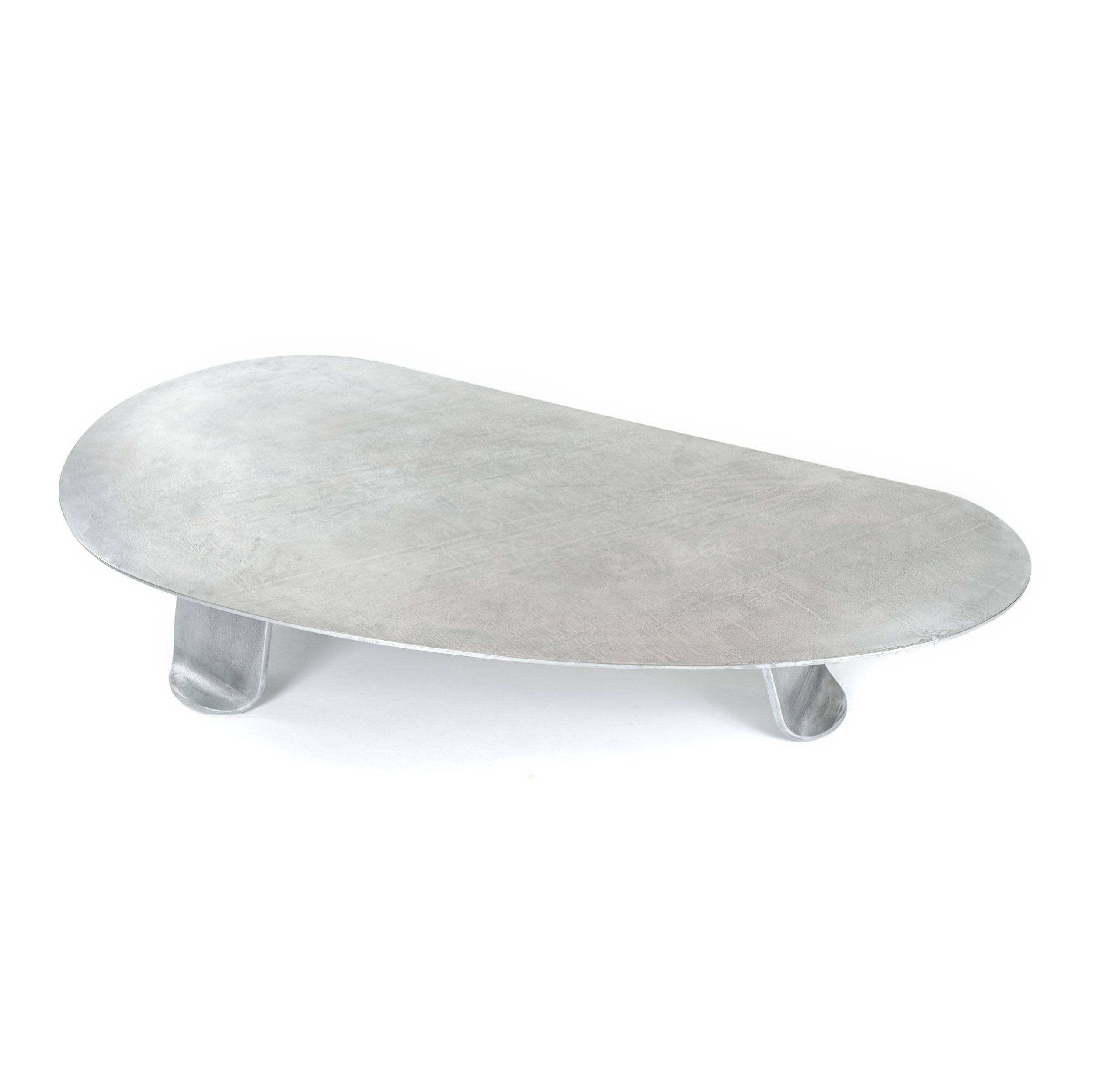 Table basse Chrysalis n° 1 en finition zinc à chaud, fabriquée sur commande Neuf - En vente à Sagaponack, NY