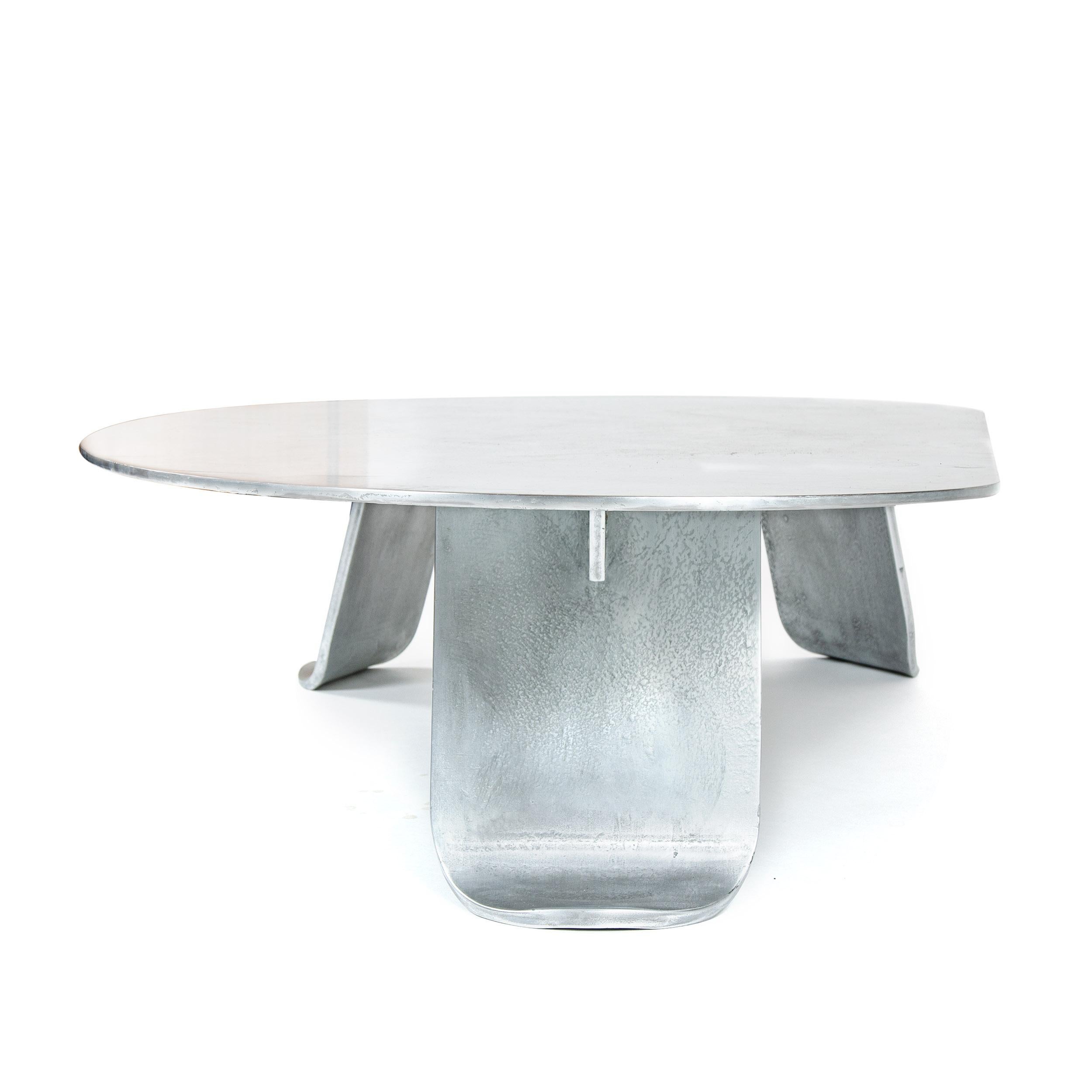 Table basse Chrysalis n° 1 en finition zinc à chaud, fabriquée sur commande en vente 1