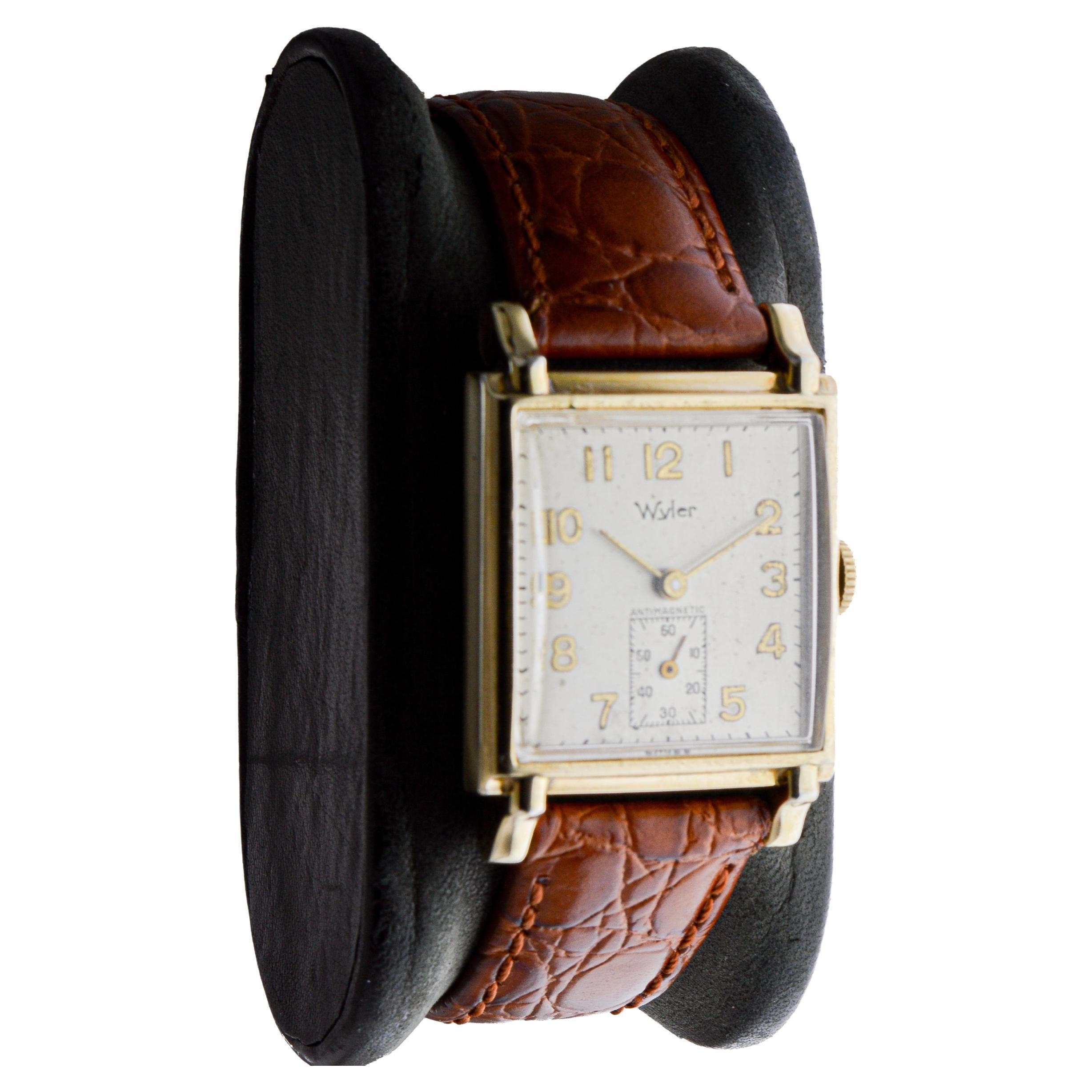 Wyler Yellow Gold Filled Art Deco Watch with Original Dial 1940's In Excellent Condition For Sale In Long Beach, CA