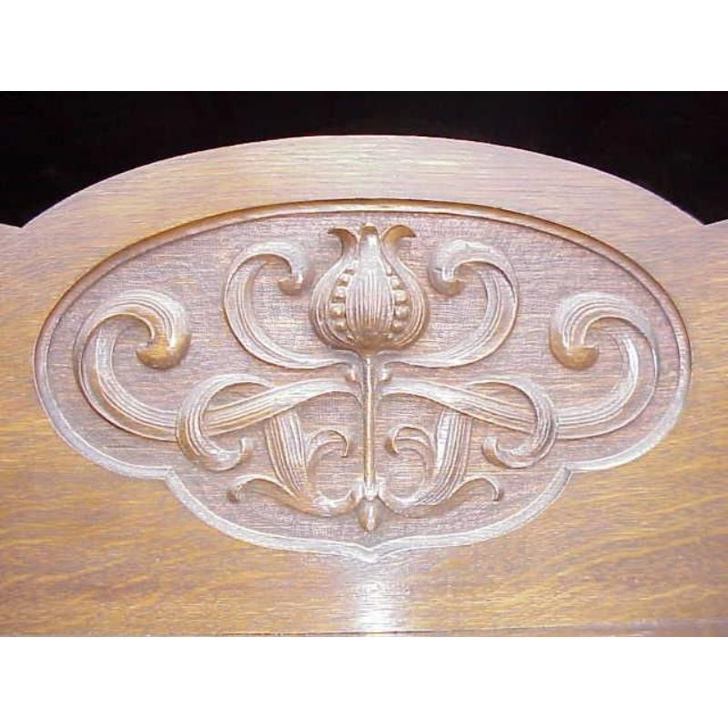 Quercia Wylie & Lochhead. Una credenza in stile Arts and Crafts Glasgow di buona qualità in Oak. in vendita