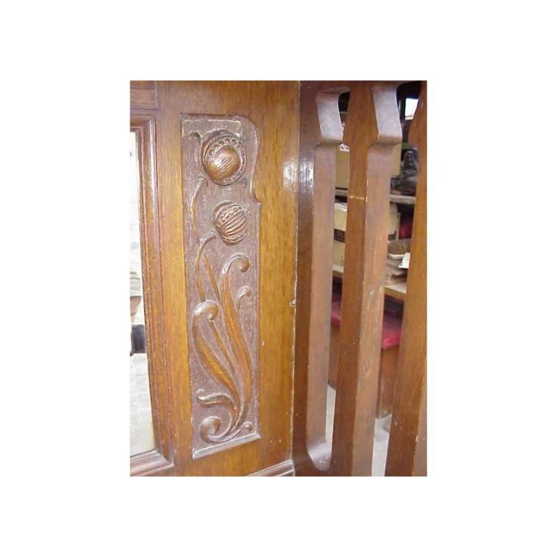 Wylie & Lochhead. Una credenza in stile Arts and Crafts Glasgow di buona qualità in Oak. in vendita 2