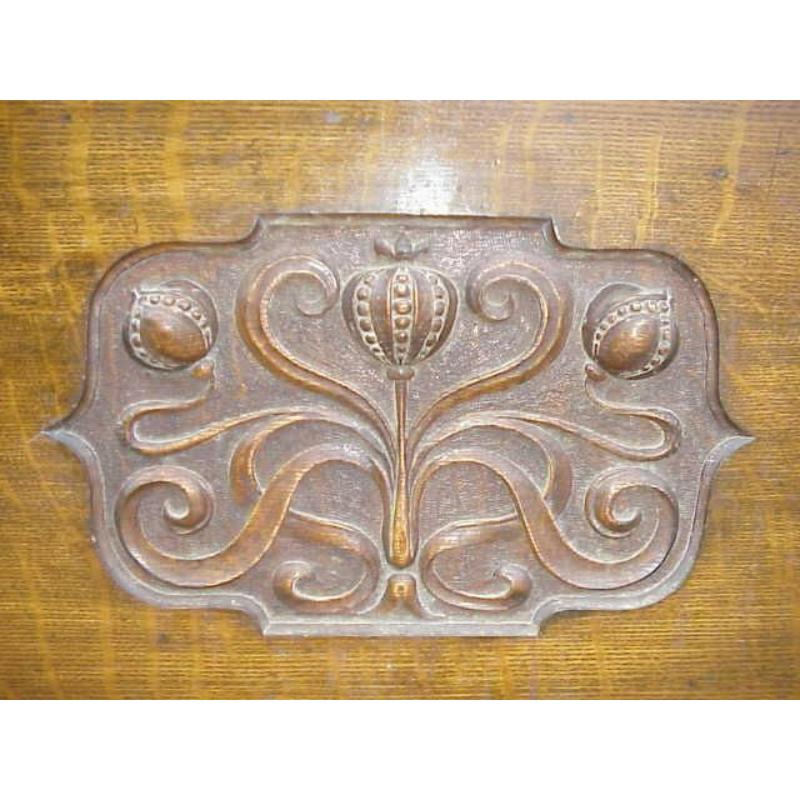 Wylie & Lochhead. Una credenza in stile Arts and Crafts Glasgow di buona qualità in Oak. in vendita 3