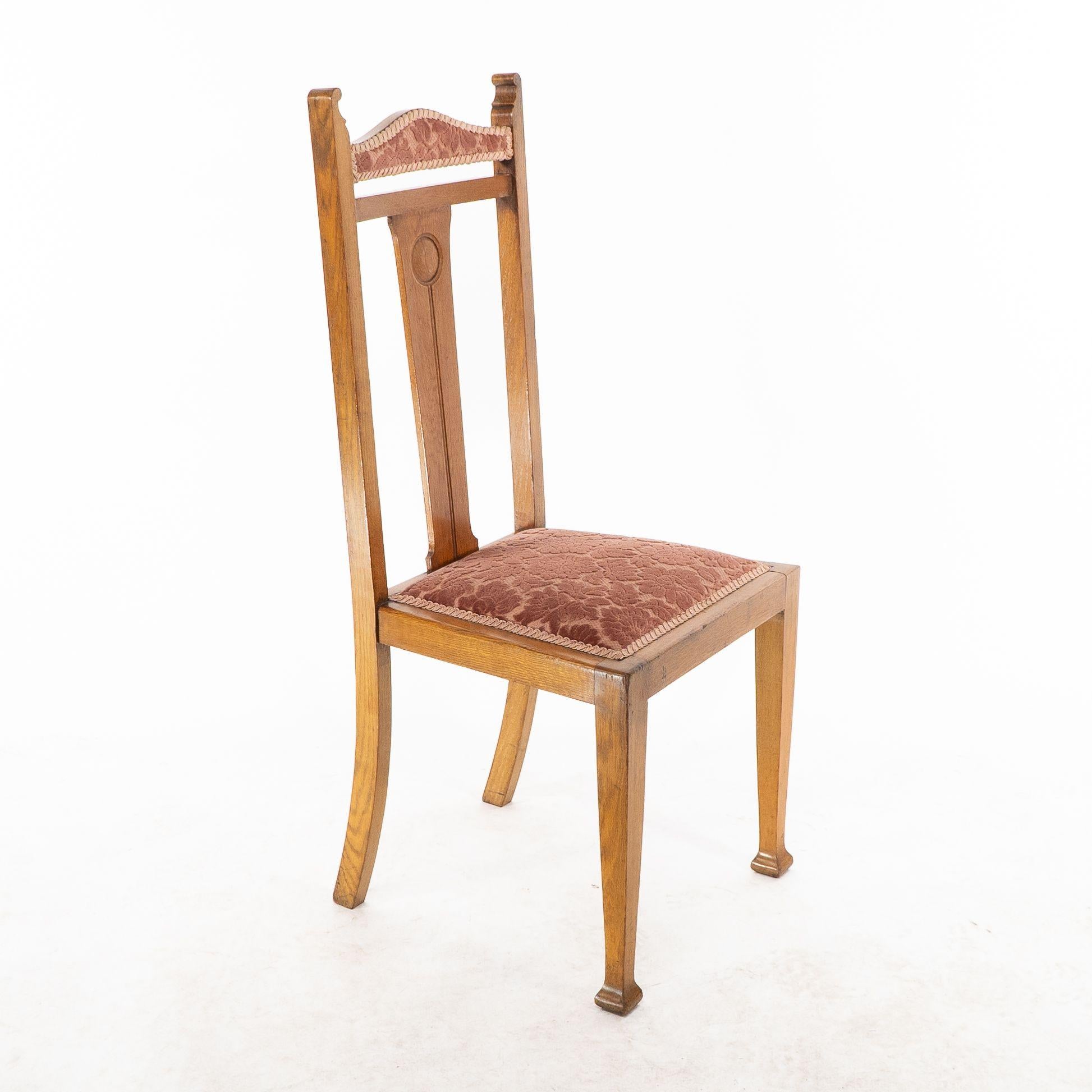 Wylie and Lochhead Glasgow. A set of six Arts and Crafts oak dining chairs For Sale 5