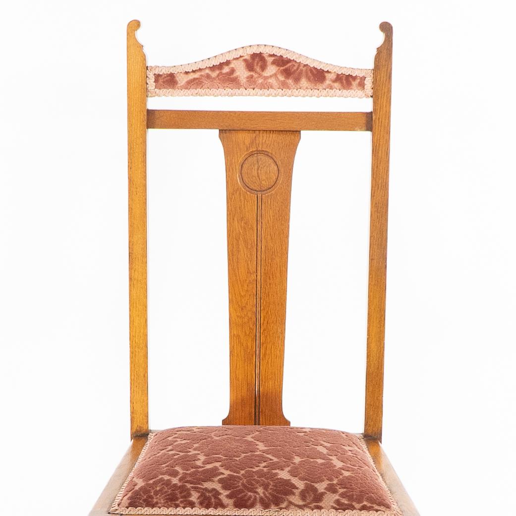 Wylie and Lochhead Glasgow. A set of six Arts and Crafts oak dining chairs For Sale 10